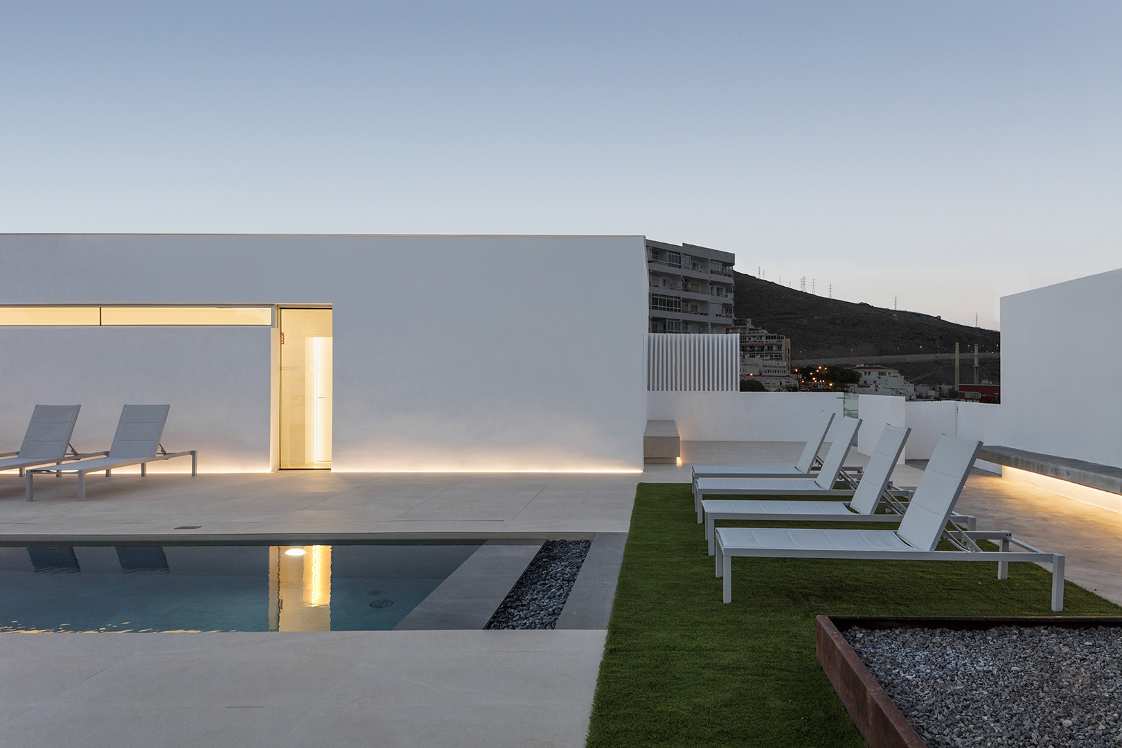 Embracing Nature – Casa SOROA by Puerta35 Arquitectura