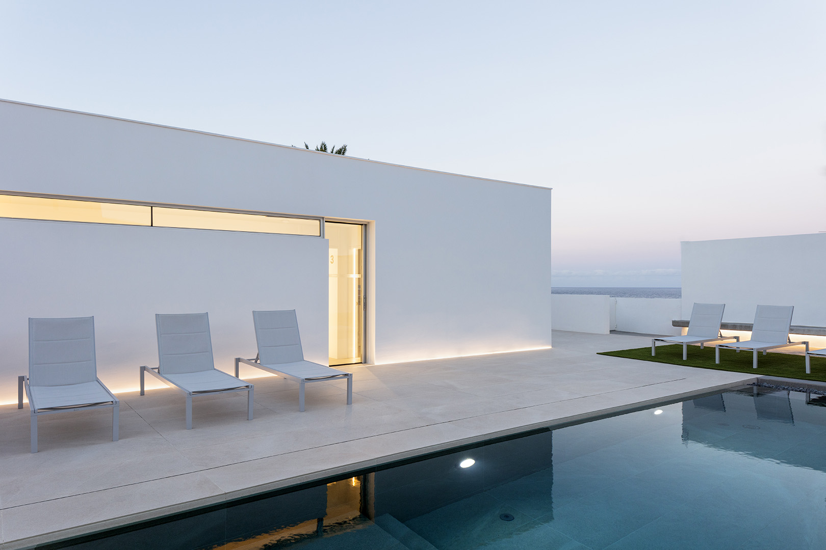 Embracing Nature – Casa SOROA by Puerta35 Arquitectura