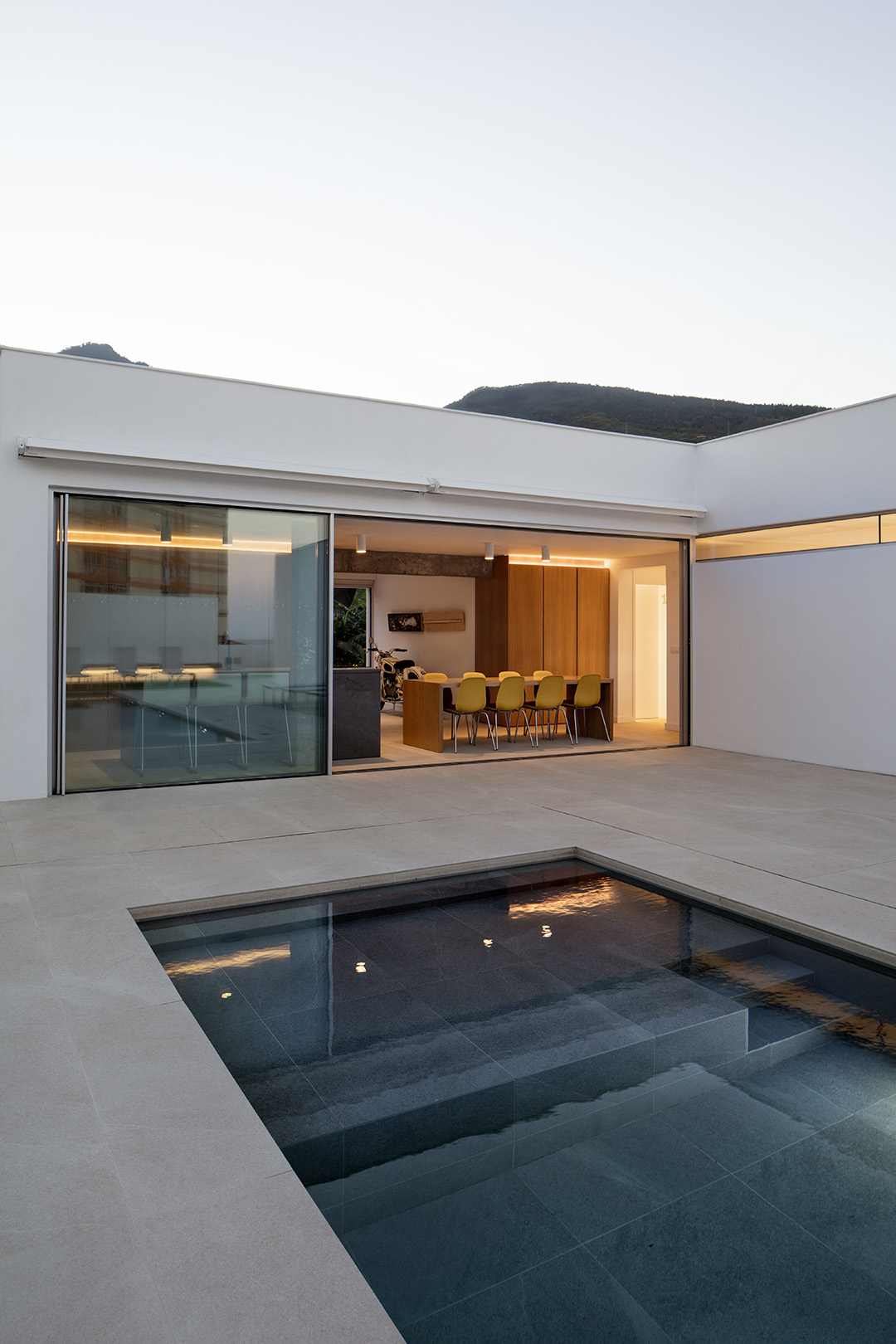 Embracing Nature – Casa SOROA by Puerta35 Arquitectura