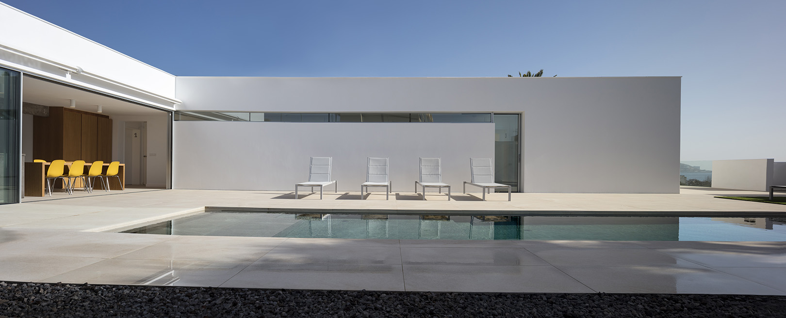 Embracing Nature – Casa SOROA by Puerta35 Arquitectura