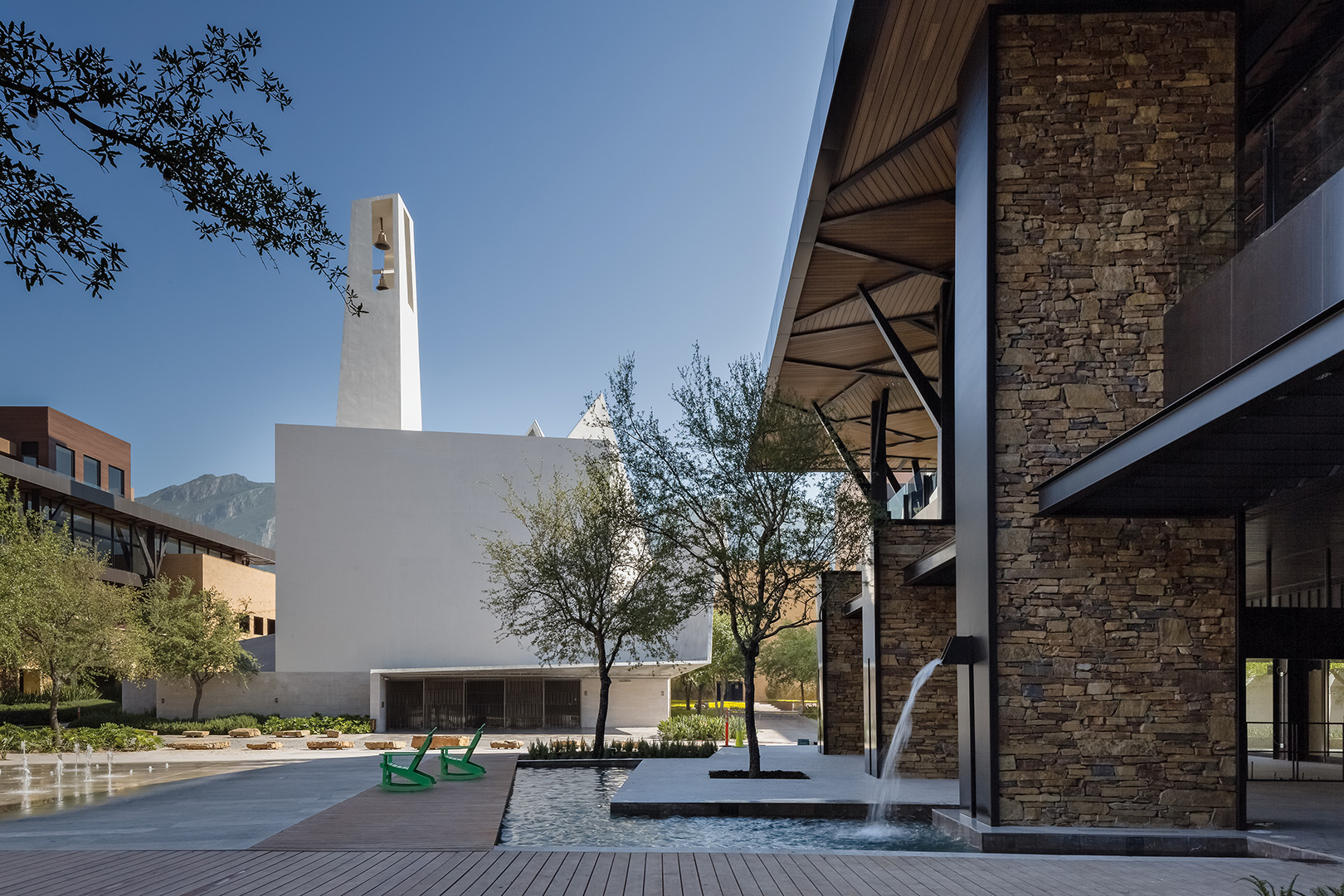 Unconventional Center – Pueblo Serena by Carranza y Ruiz Arquitectura