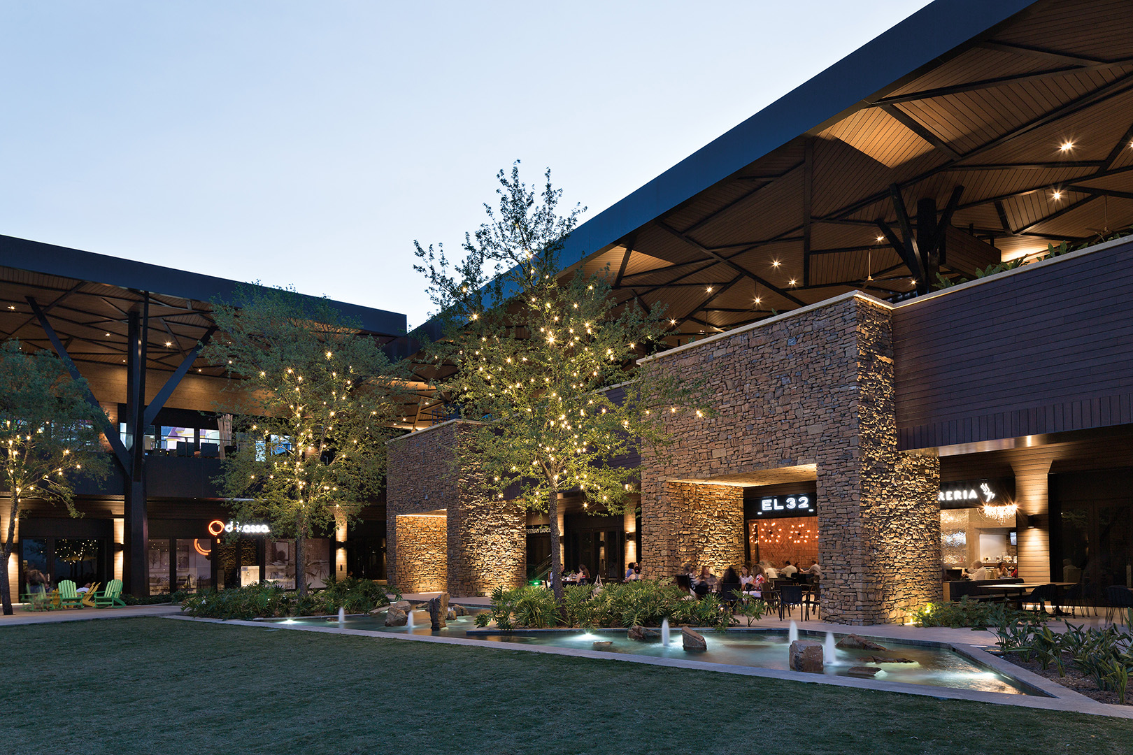 Unconventional Center – Pueblo Serena by Carranza y Ruiz Arquitectura