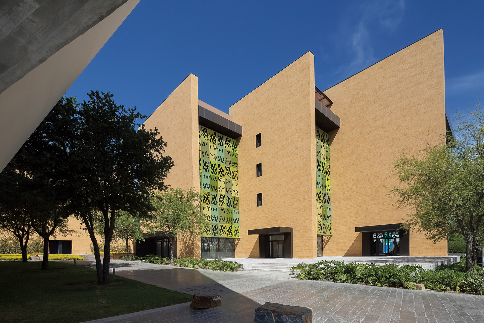 Unconventional Center – Pueblo Serena by Carranza y Ruiz Arquitectura