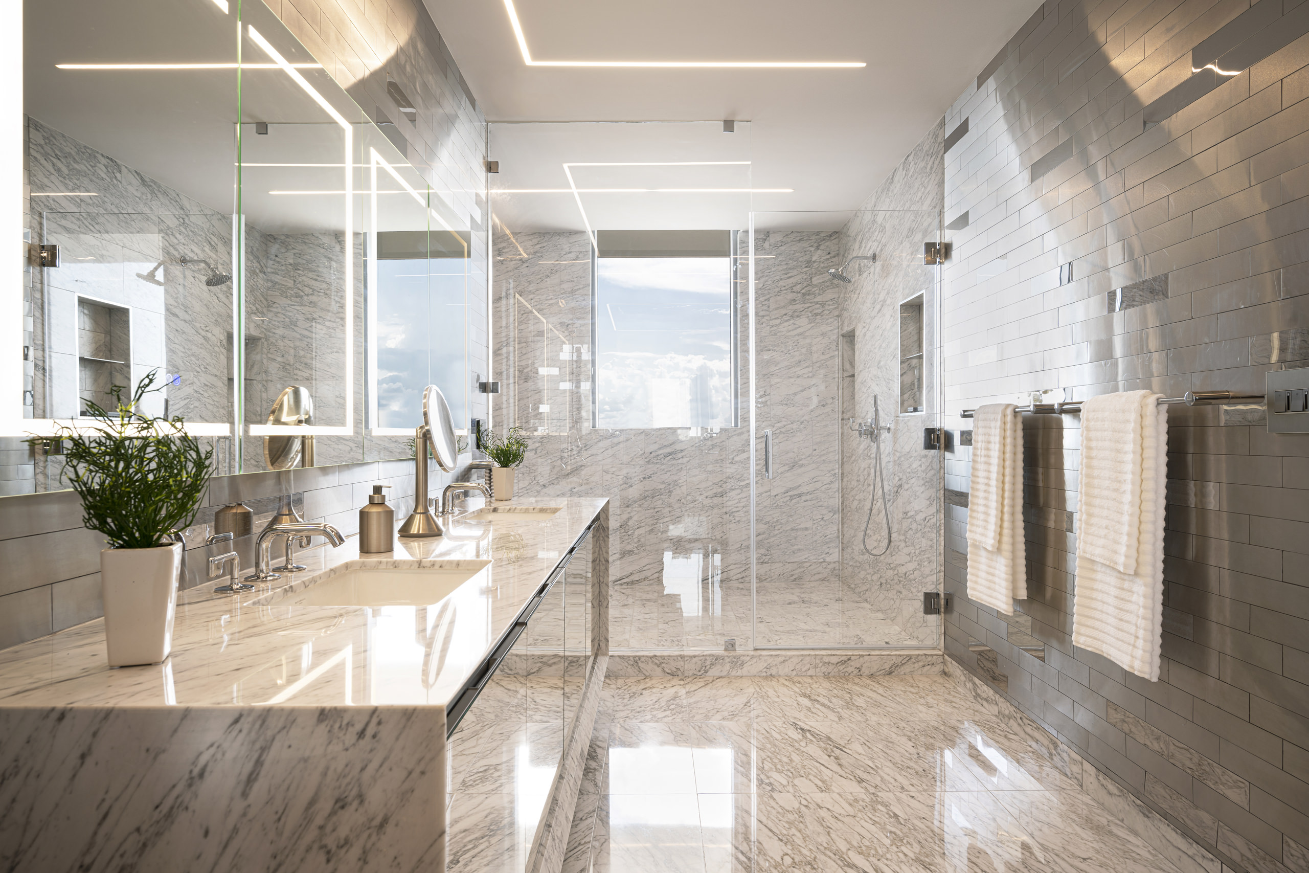Modernism in the Sky – The Elysee by DLAB Interiors