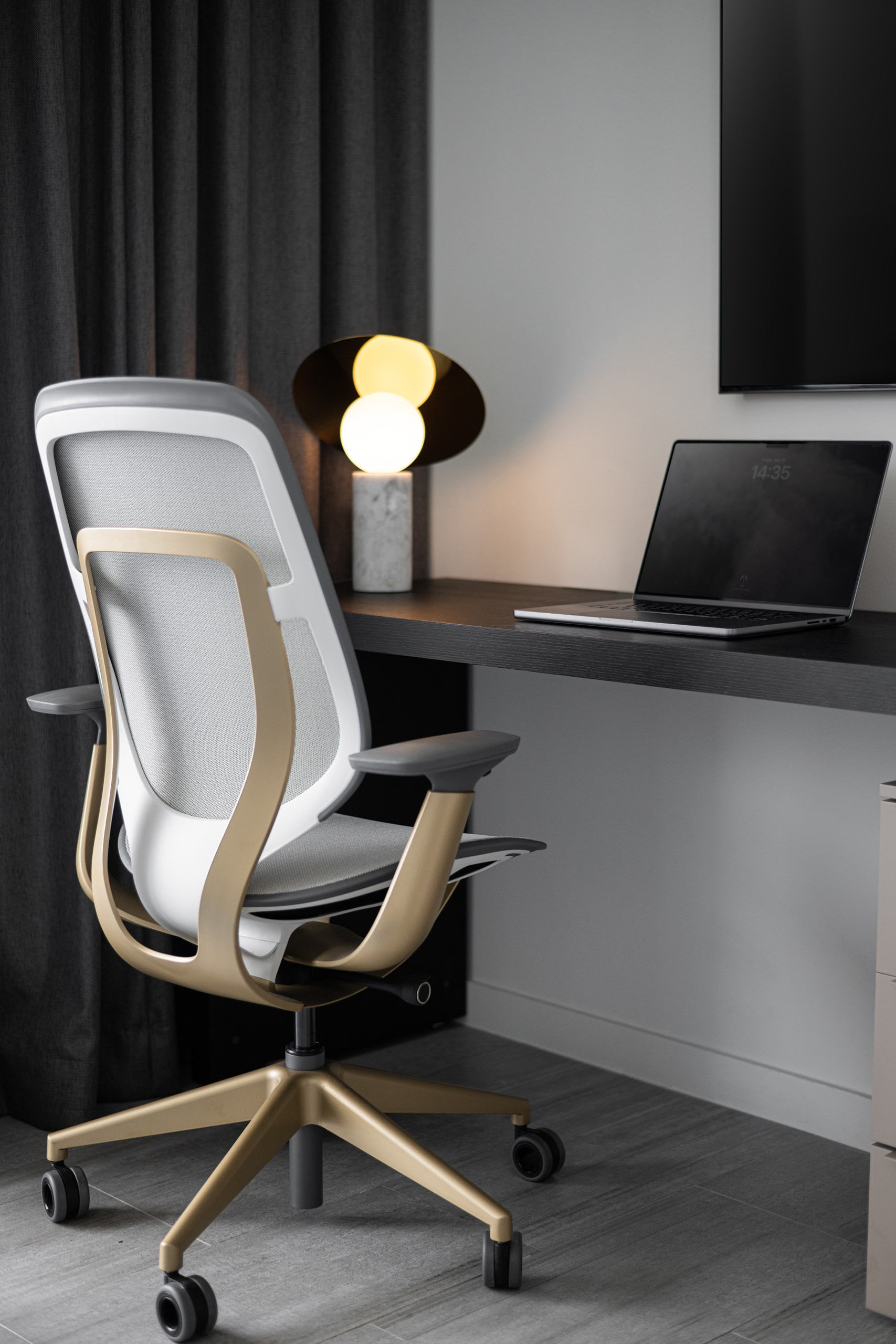 Dialogue of Light and Reflection – NR Residence by Nar Design Studio