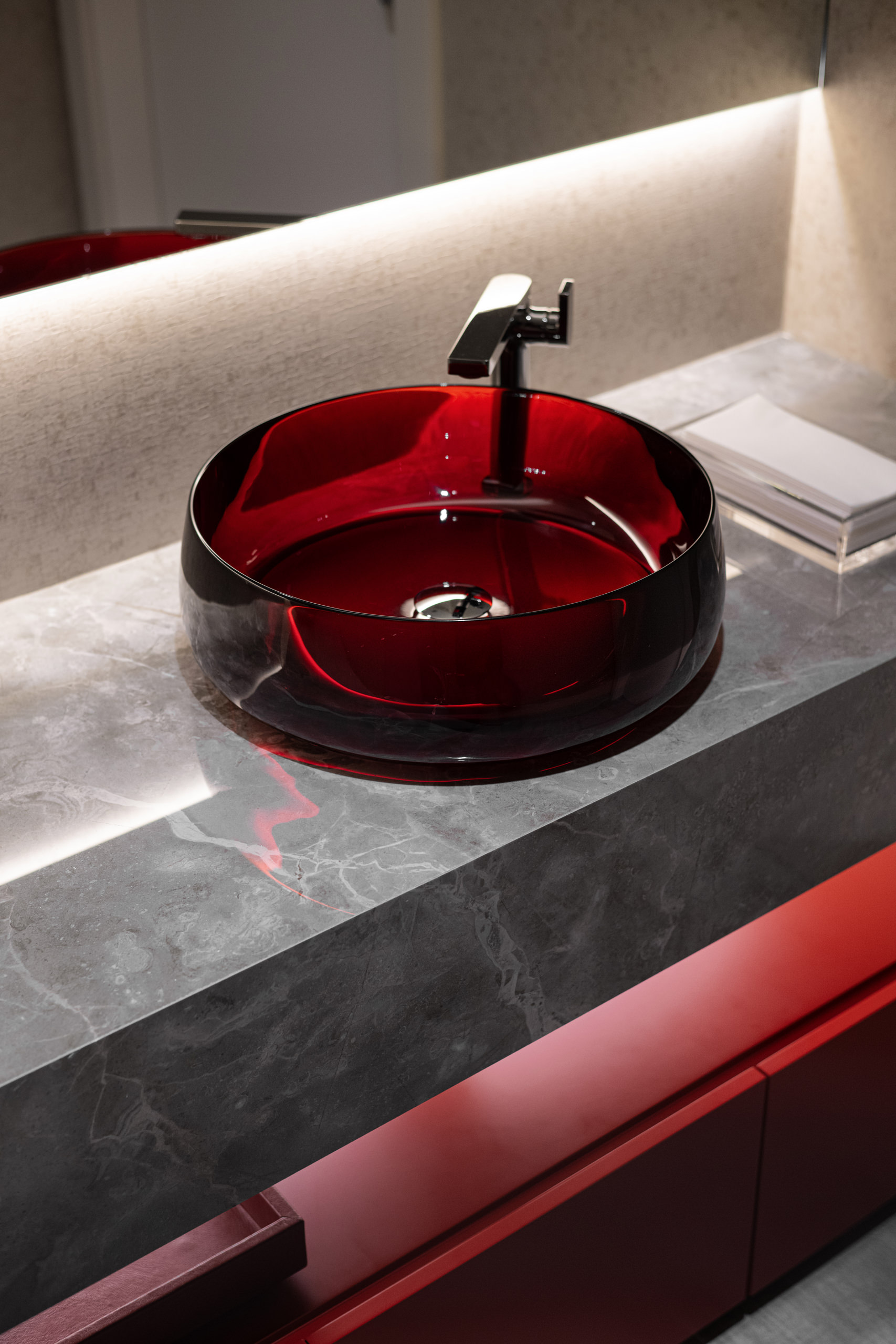 Dialogue of Light and Reflection – NR Residence by Nar Design Studio