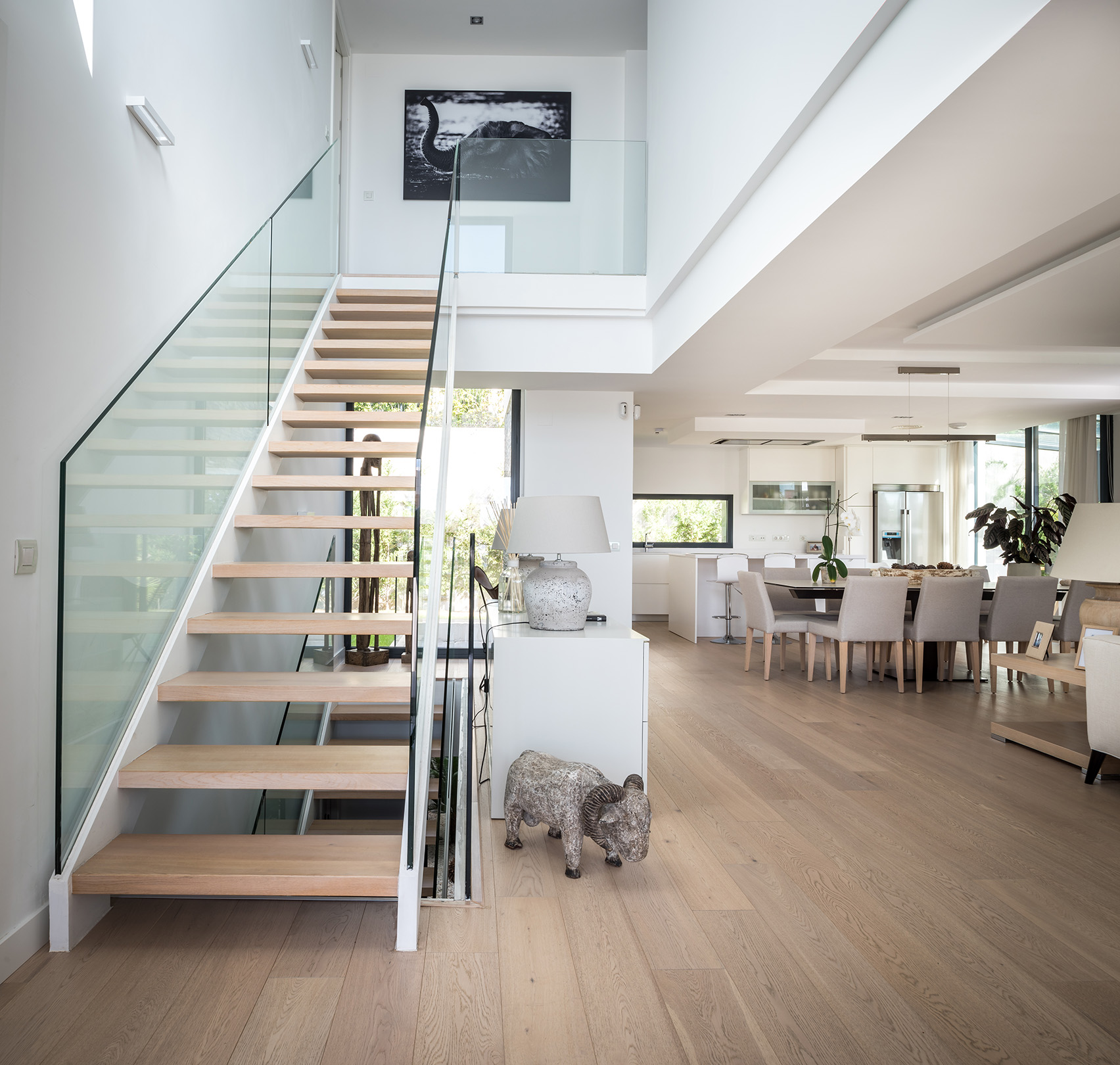 A Contemporary Vision – QHOMES15 by FH2L Arquitectos