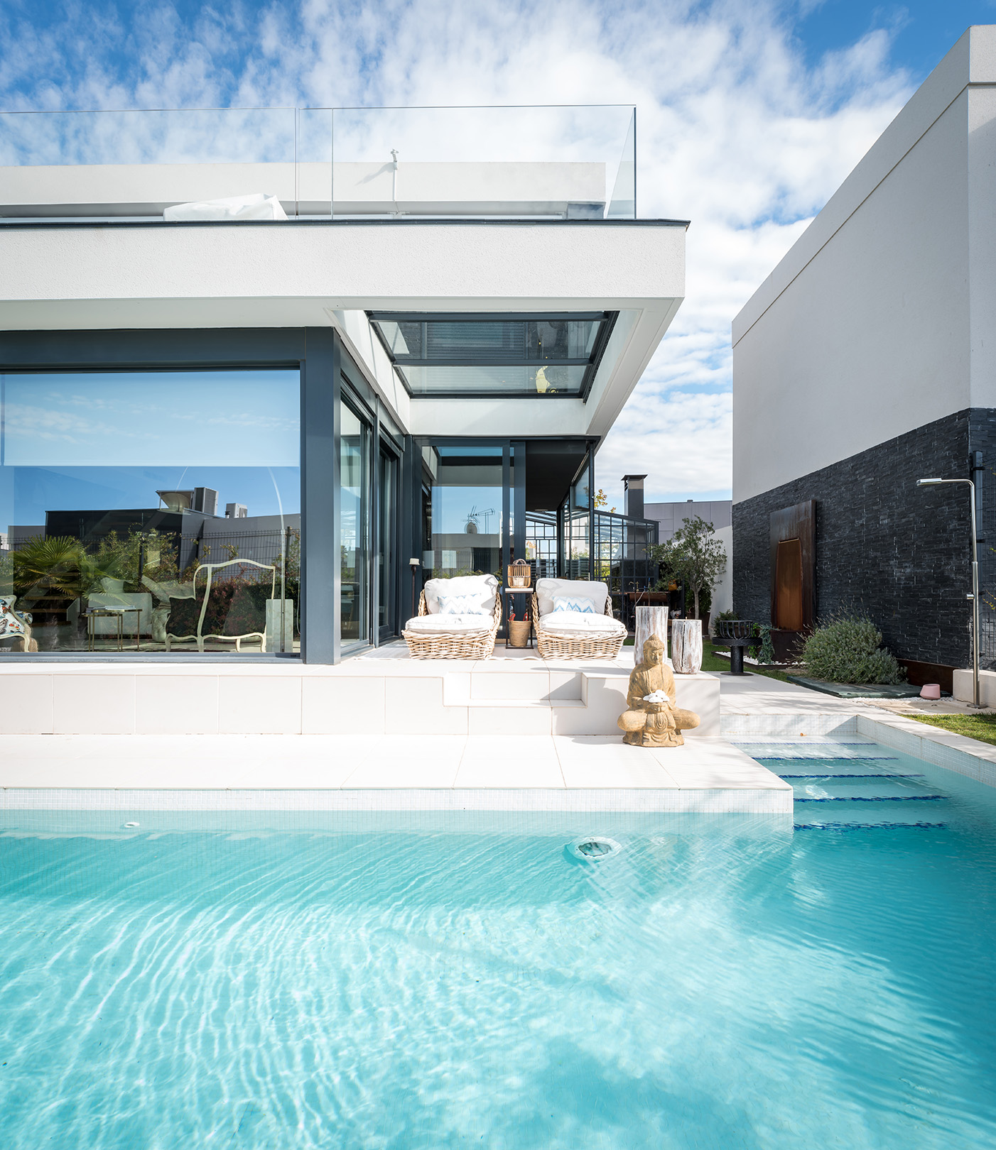A Contemporary Vision – QHOMES15 by FH2L Arquitectos