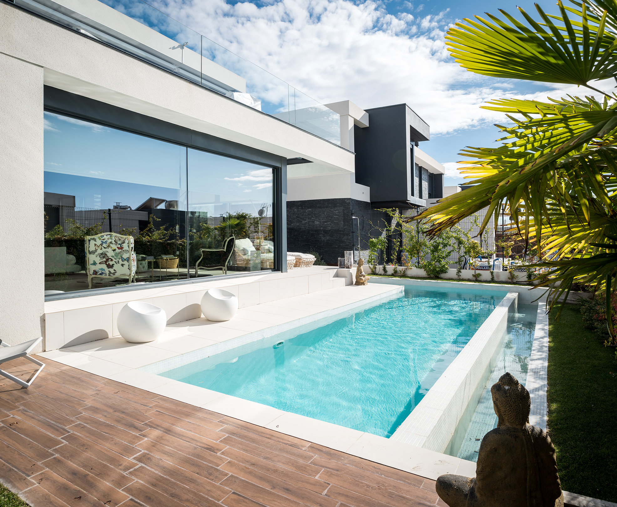 A Contemporary Vision – QHOMES15 by FH2L Arquitectos