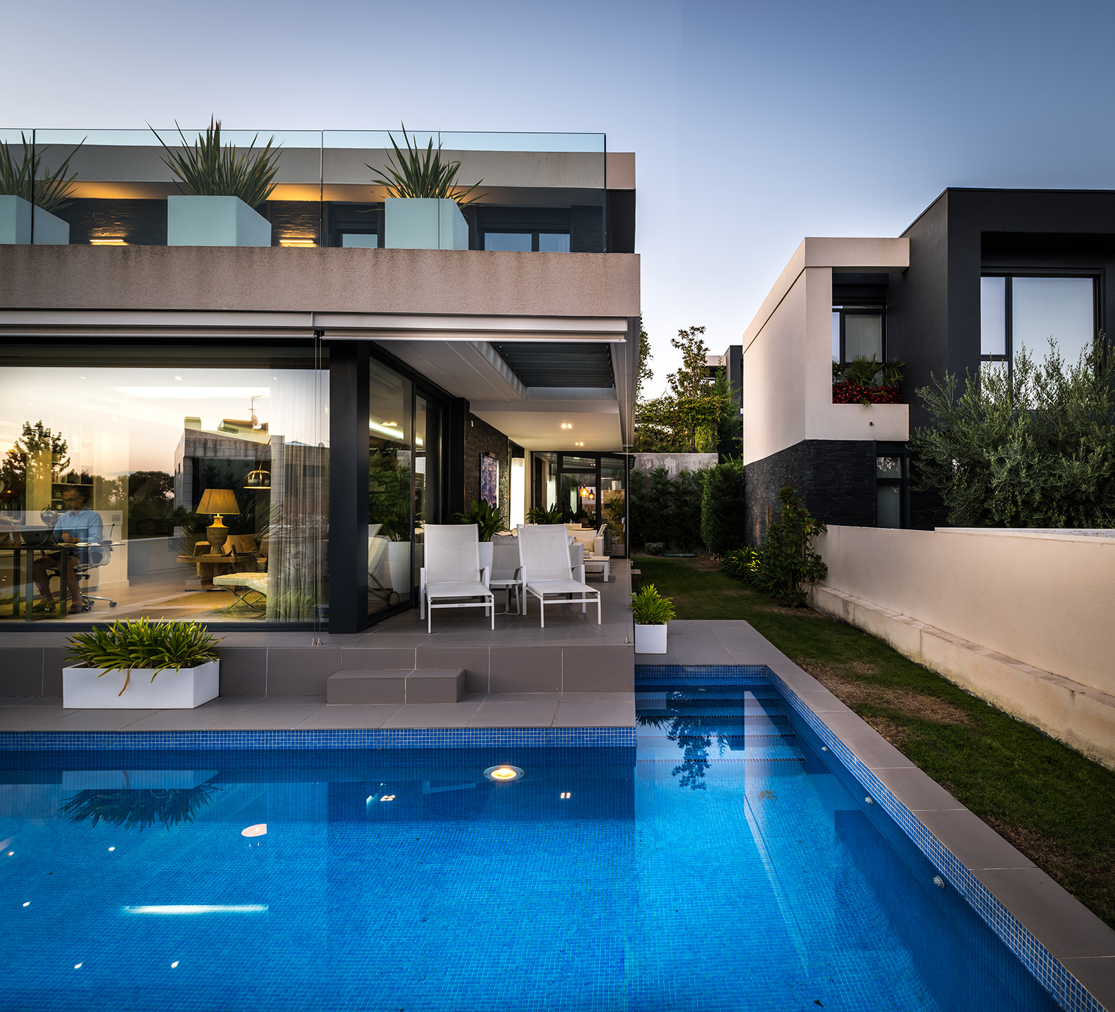 A Contemporary Vision – QHOMES15 by FH2L Arquitectos