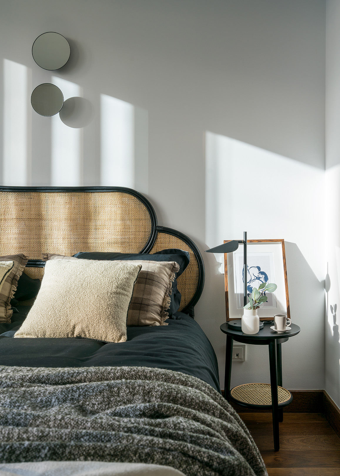  Sophisticated Tranquility – Apartment in Ferrater Building by Marina Acosta