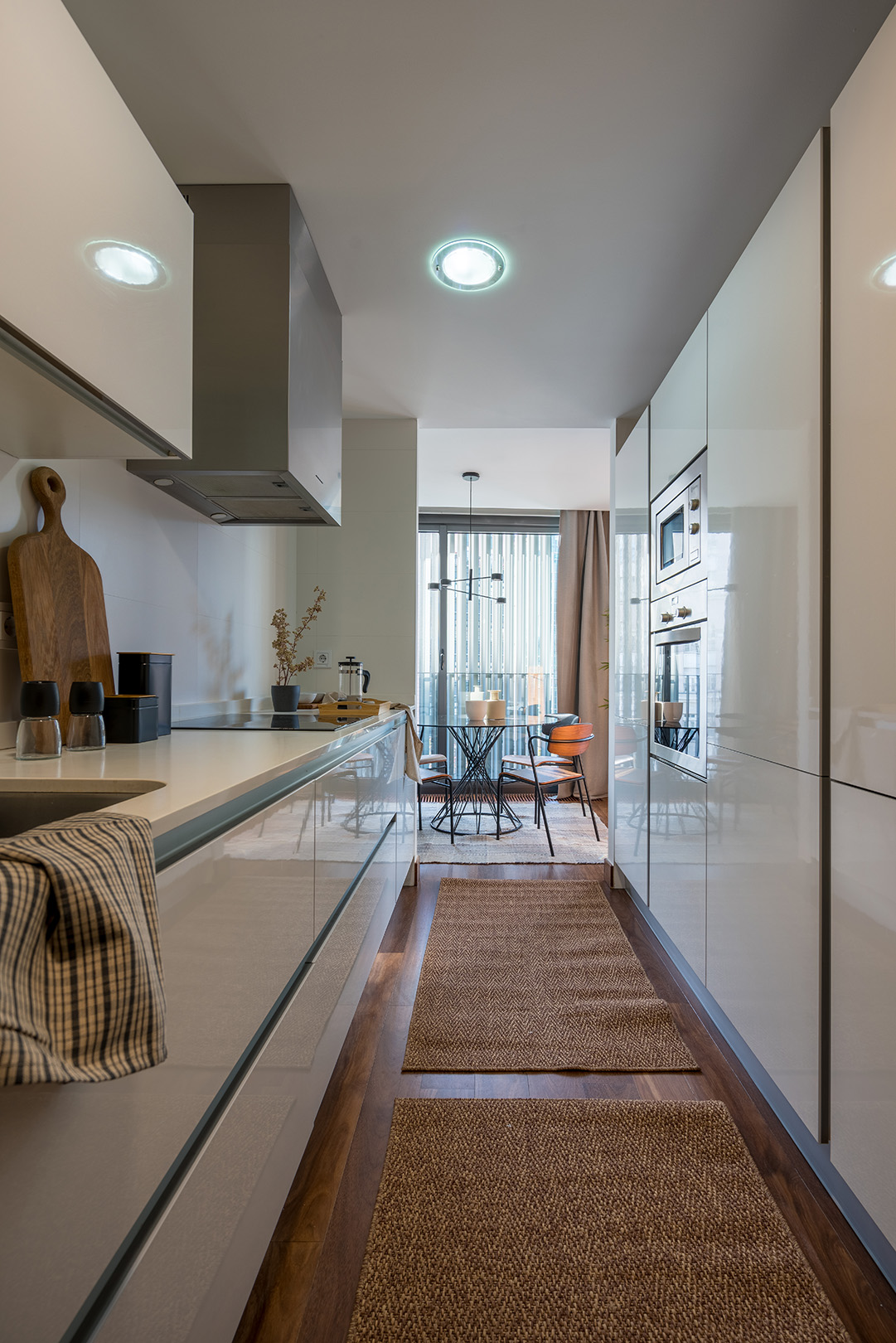  Sophisticated Tranquility – Apartment in Ferrater Building by Marina Acosta