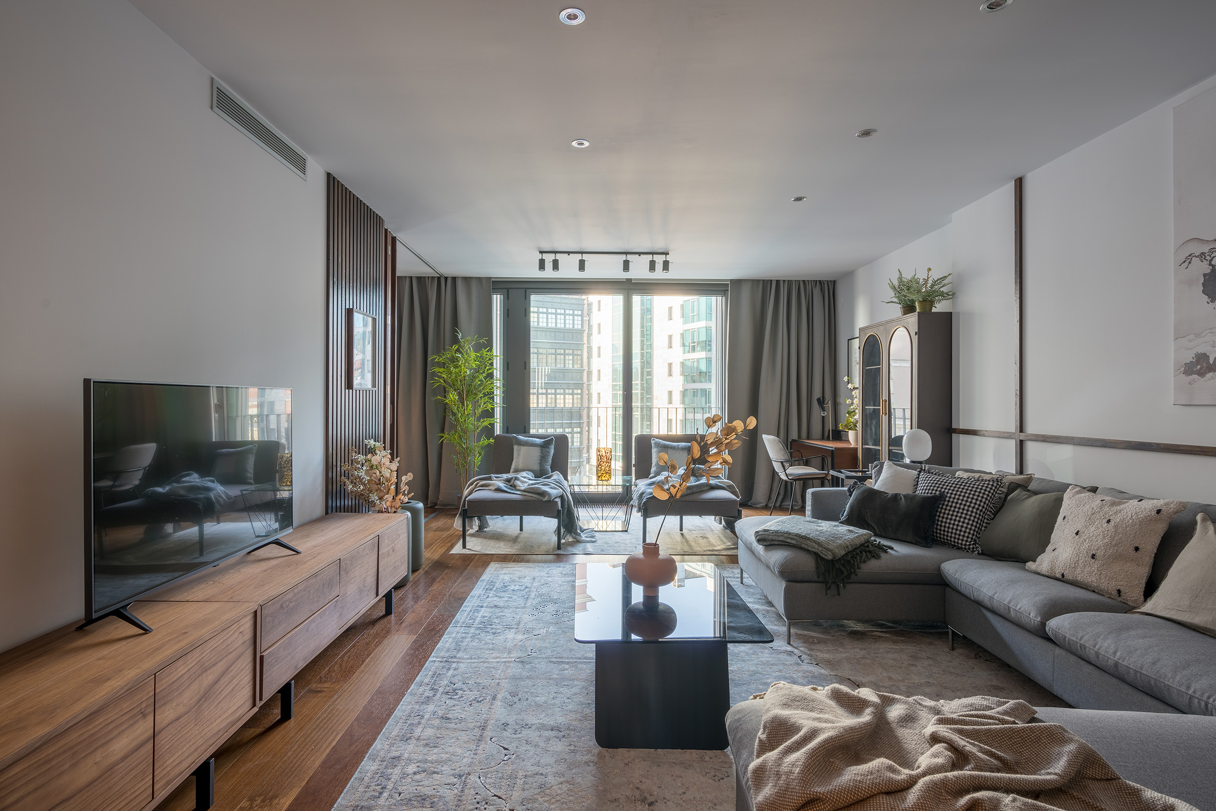  Sophisticated Tranquility – Apartment in Ferrater Building by Marina Acosta