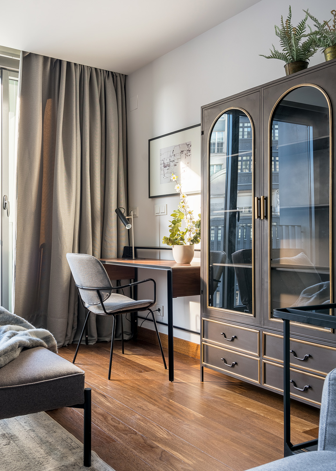  Sophisticated Tranquility – Apartment in Ferrater Building by Marina Acosta