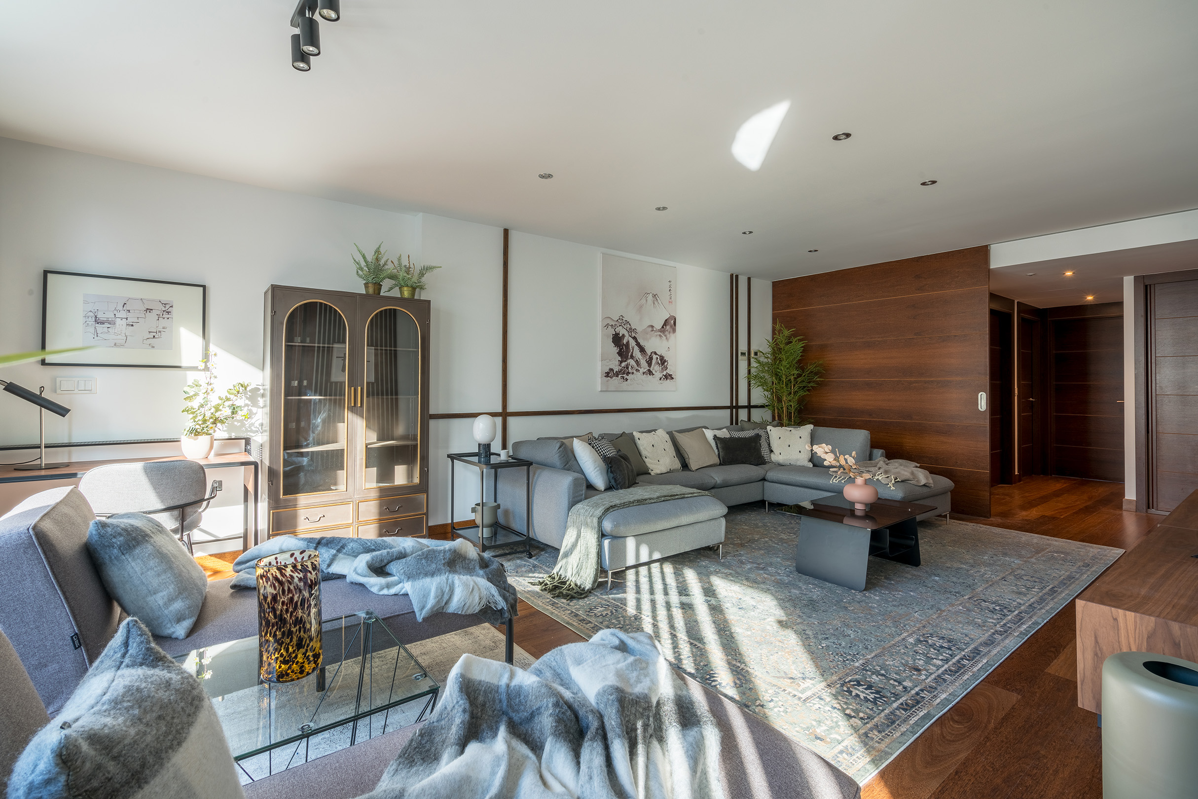  Sophisticated Tranquility – Apartment in Ferrater Building by Marina Acosta