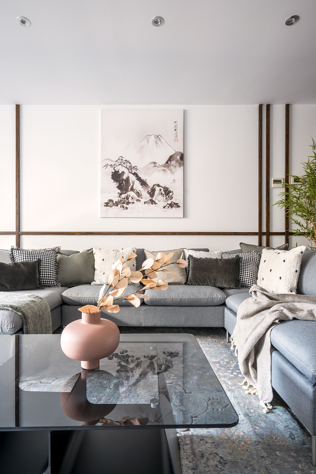  Sophisticated Tranquility – Apartment in Ferrater Building by Marina Acosta
