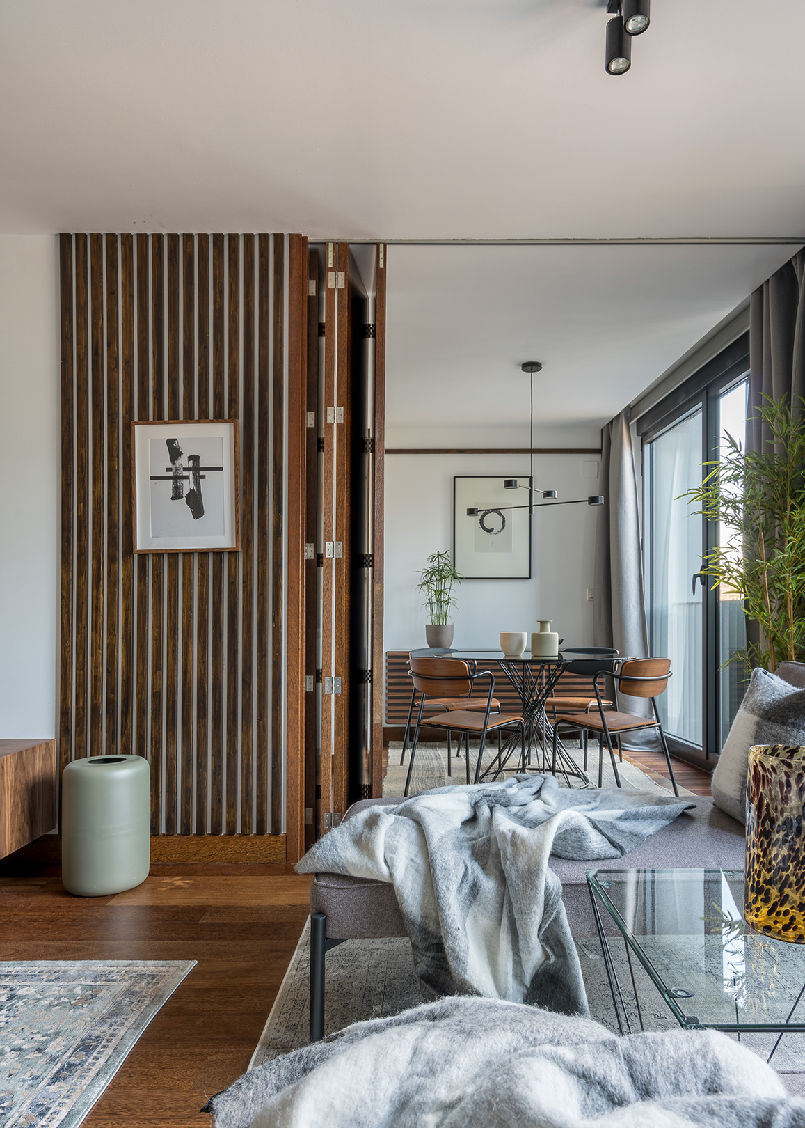  Sophisticated Tranquility – Apartment in Ferrater Building by Marina Acosta