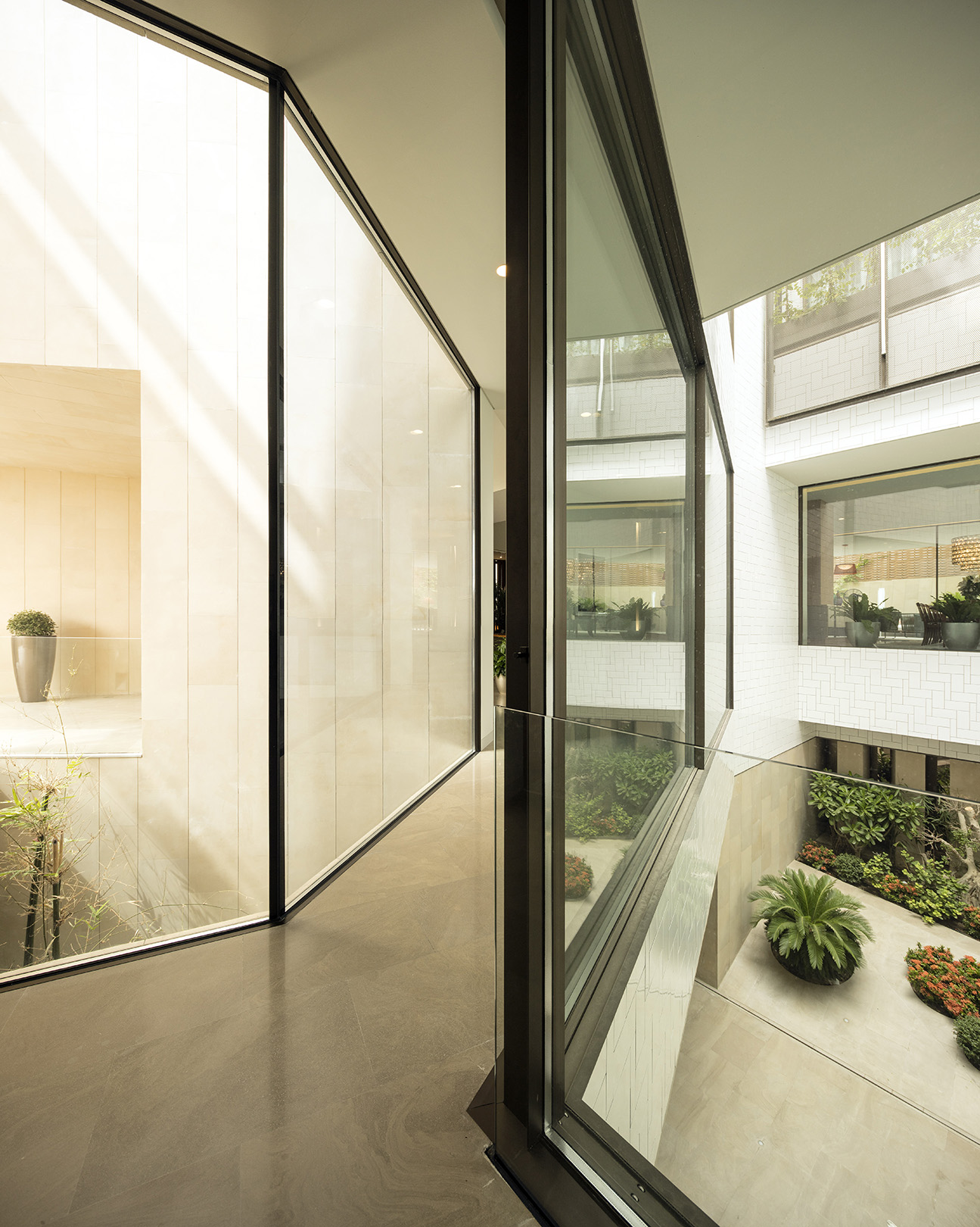 A Harmonious Response – Three Gardens House by AGi Architects