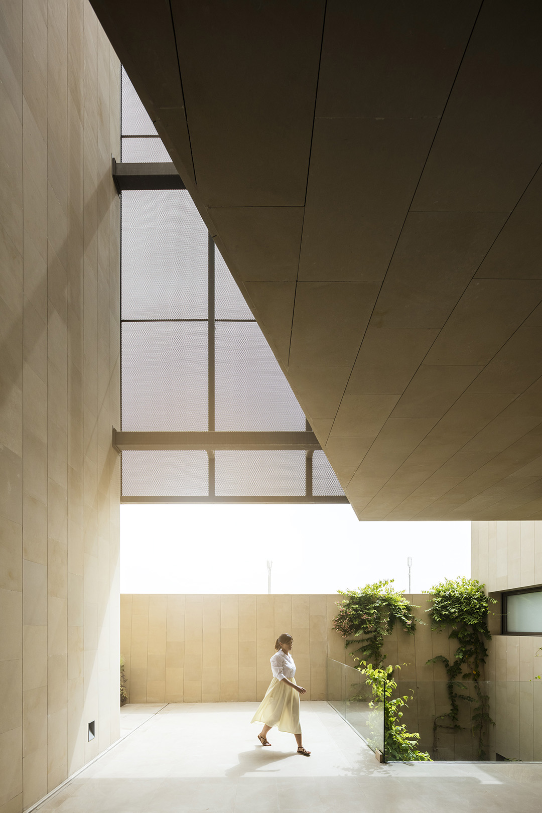 A Harmonious Response – Three Gardens House by AGi Architects