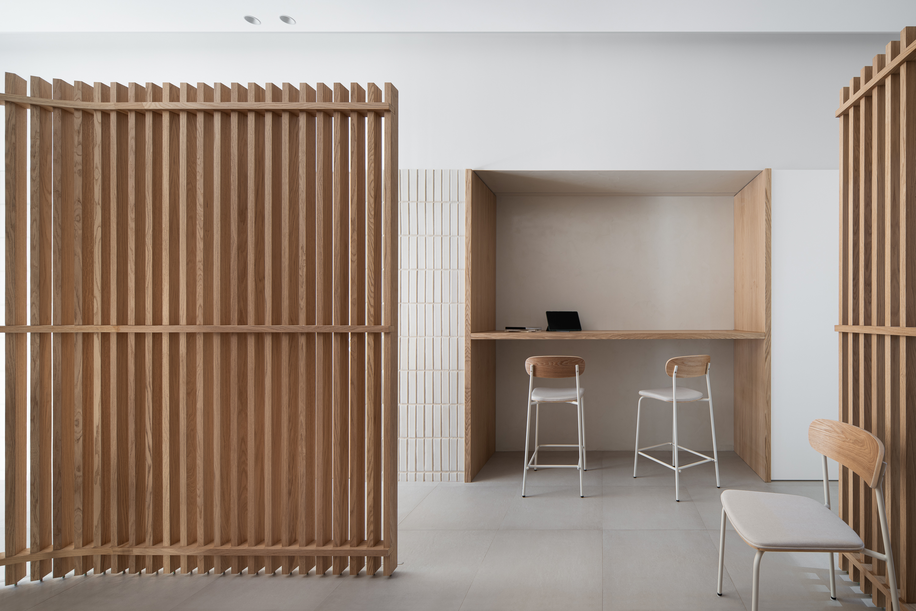 Transforming Space and Experience – Clínica Dental Jalón by Murillo y Hernández Arquitectura