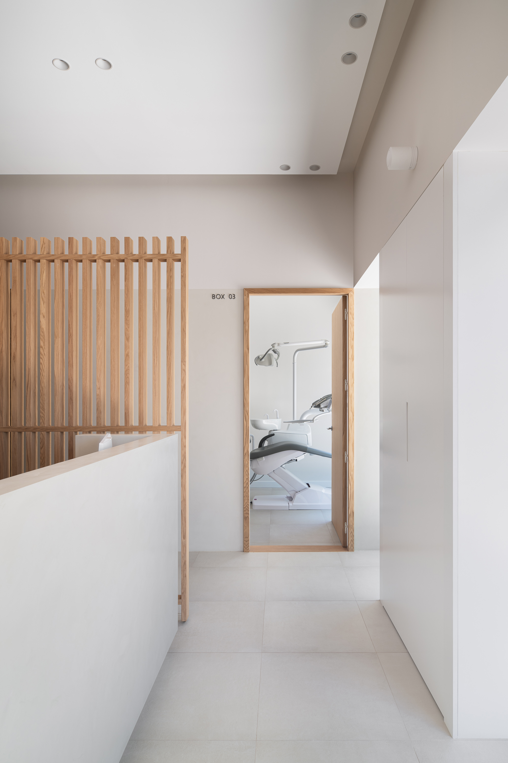 Transforming Space and Experience – Clínica Dental Jalón by Murillo y Hernández Arquitectura