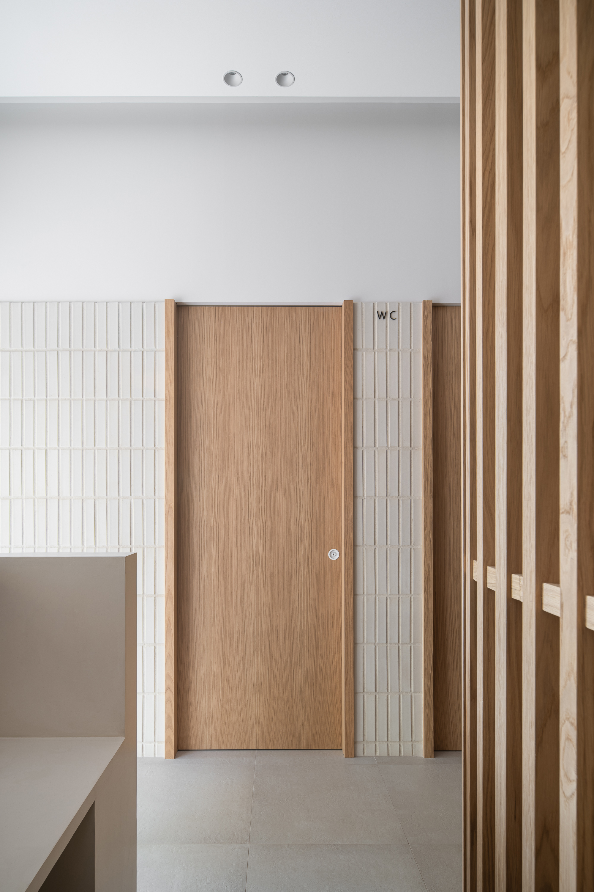 Transforming Space and Experience – Clínica Dental Jalón by Murillo y Hernández Arquitectura