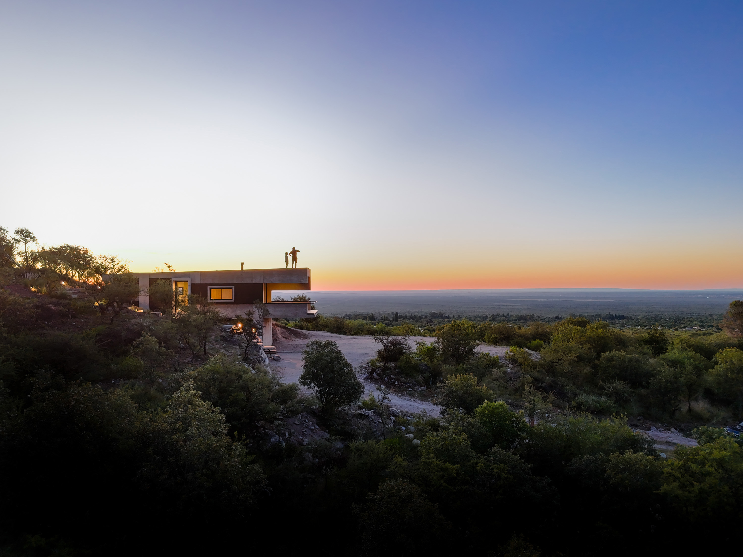 Dialoguing with the Landscape – Lodge JR by Paul Dragicevic