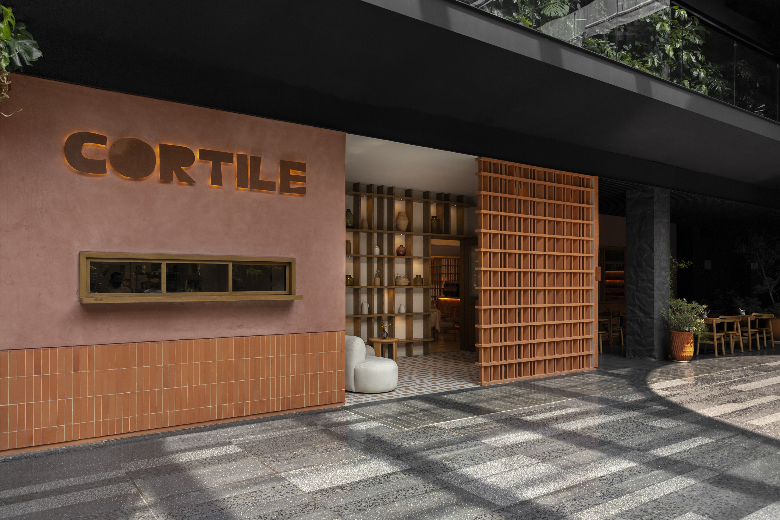 Inviting Warmth and Togetherness – Restaurante Cortile by Comitē De Proyectos