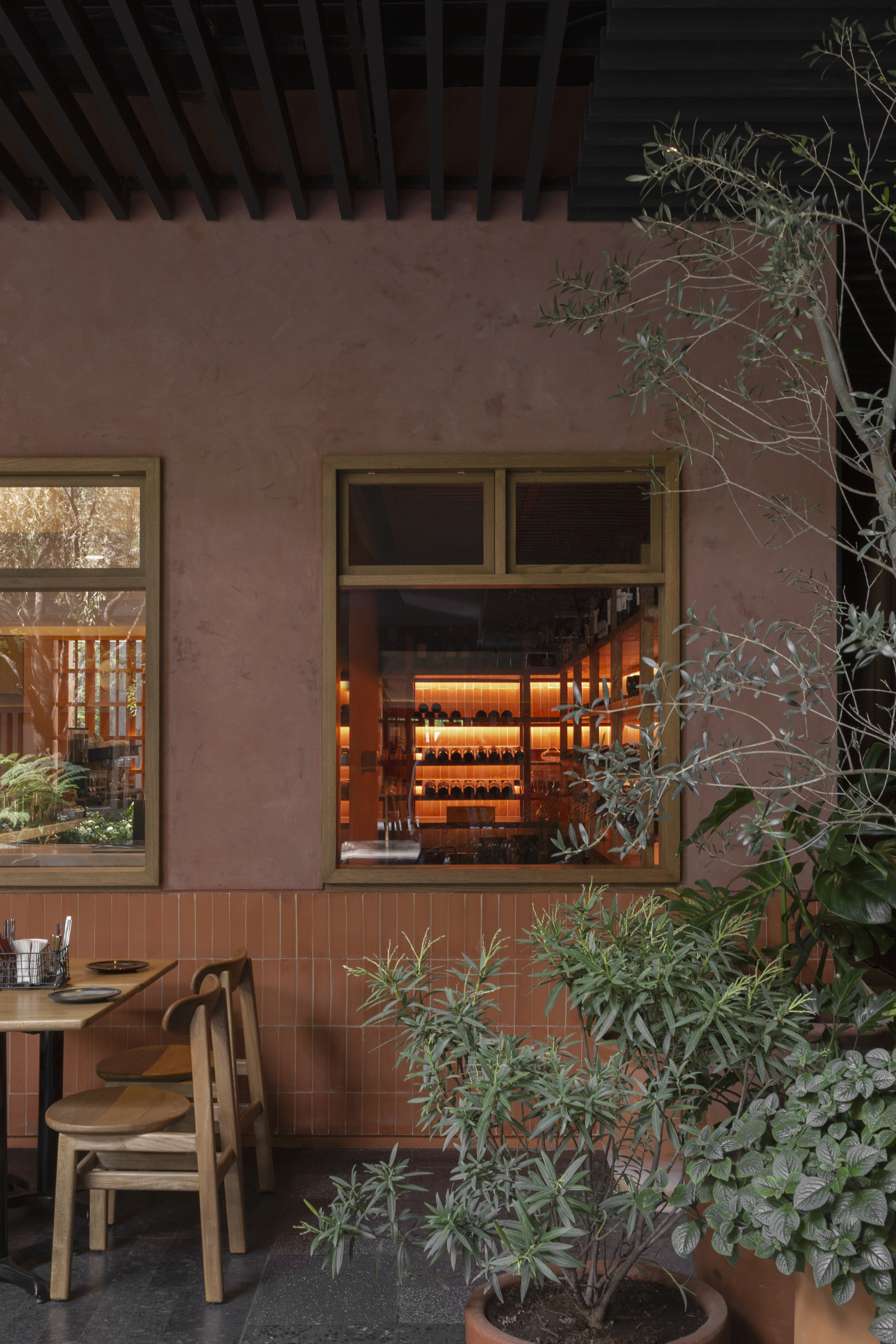 Inviting Warmth and Togetherness – Restaurante Cortile by Comitē De Proyectos