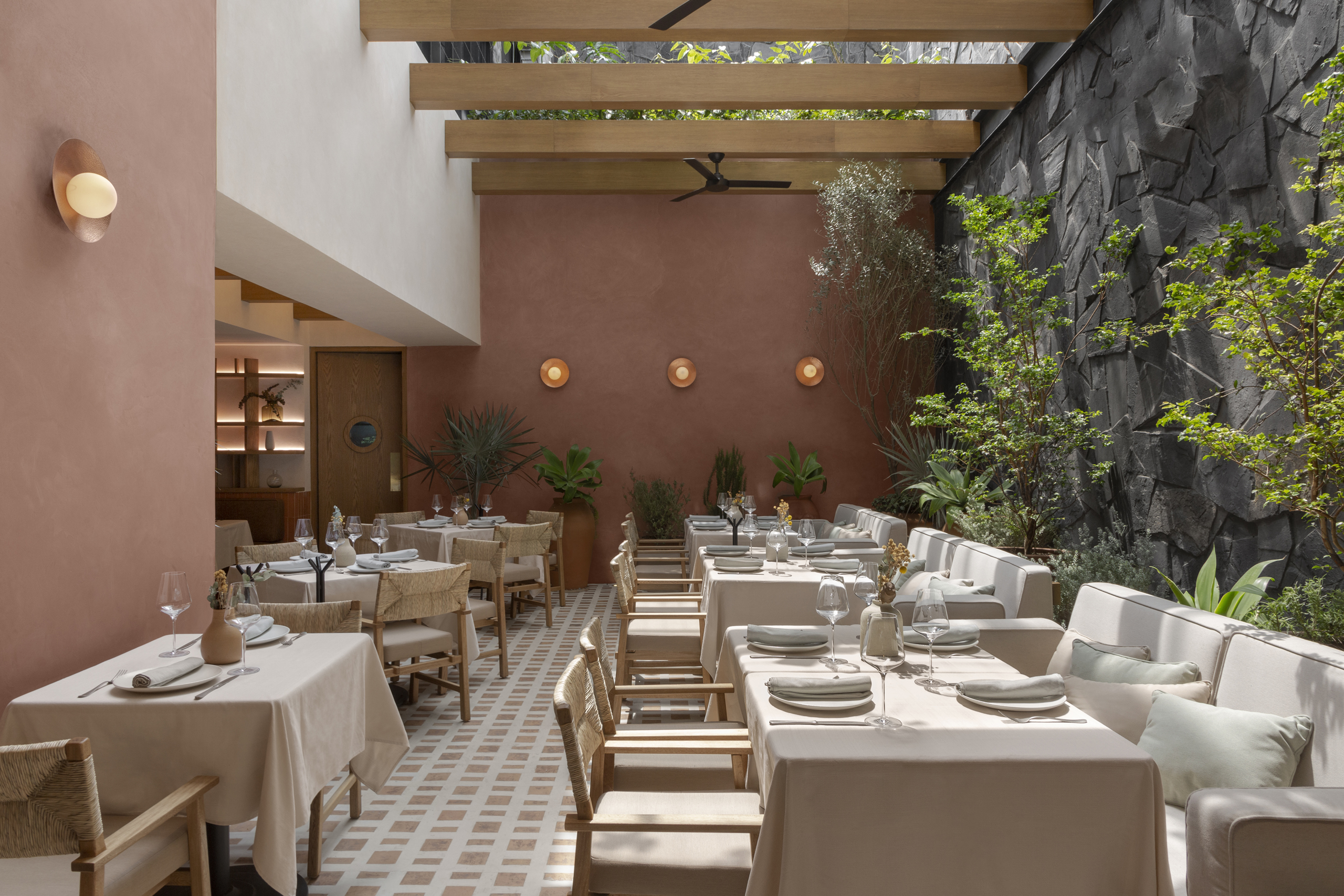 Inviting Warmth and Togetherness – Restaurante Cortile by Comitē De Proyectos