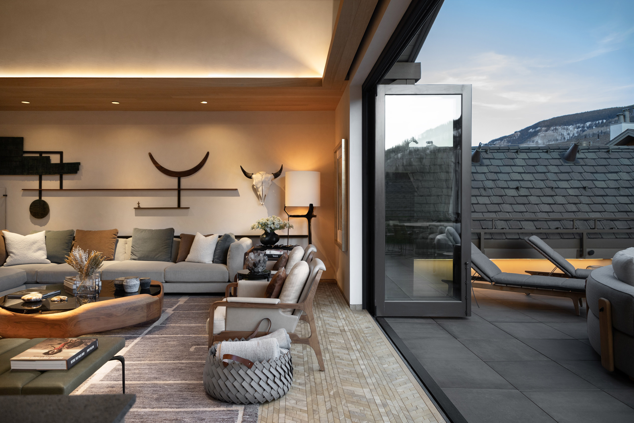 A Contemporary Retreat – Gore Suite by Simon Hamui Studio