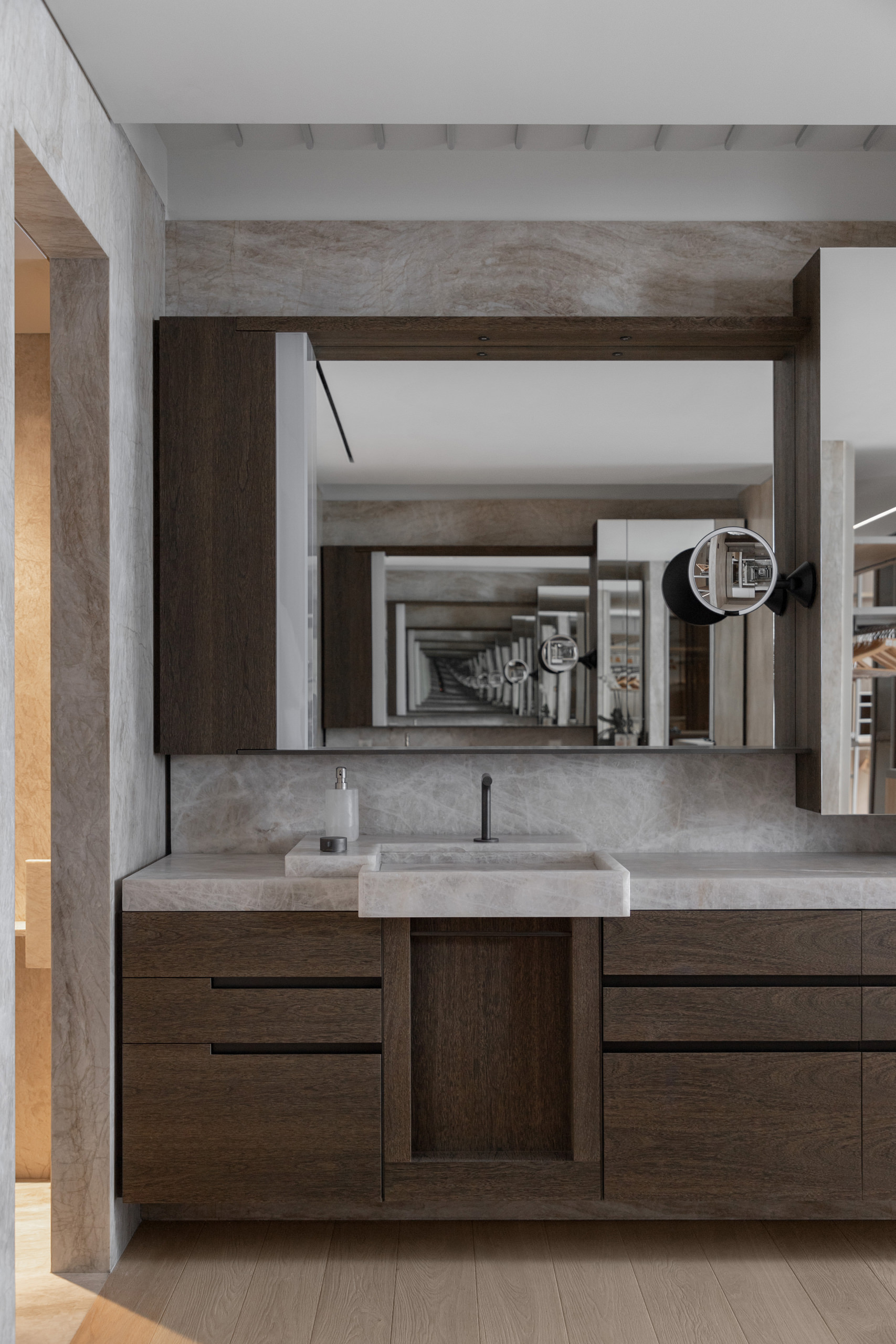 A Refuge of Sophistication – Townhouse by Simon Hamui Studio