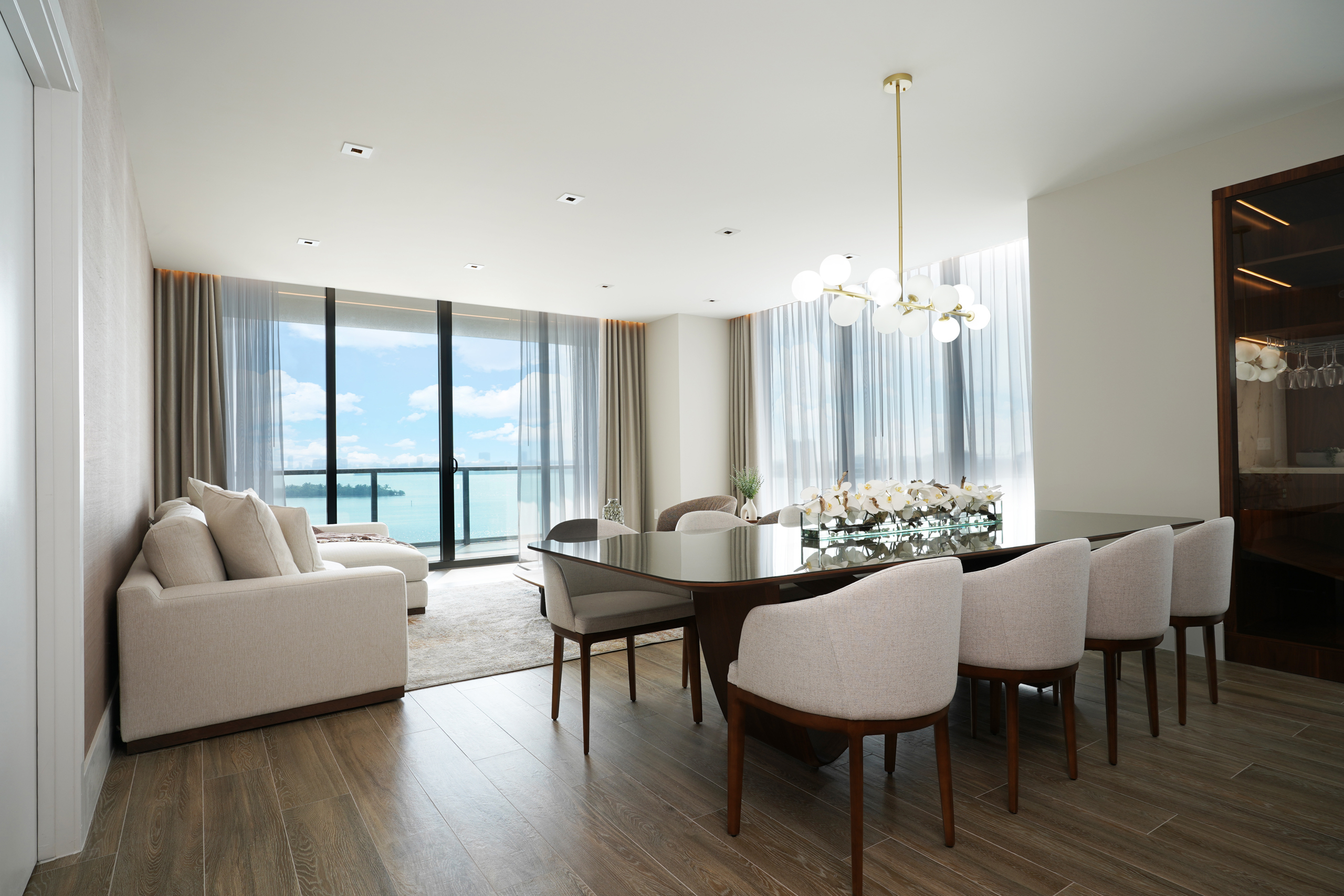 A Modern Waterfront Retreat – Elysee on the Bay by Mayra Perez Designs