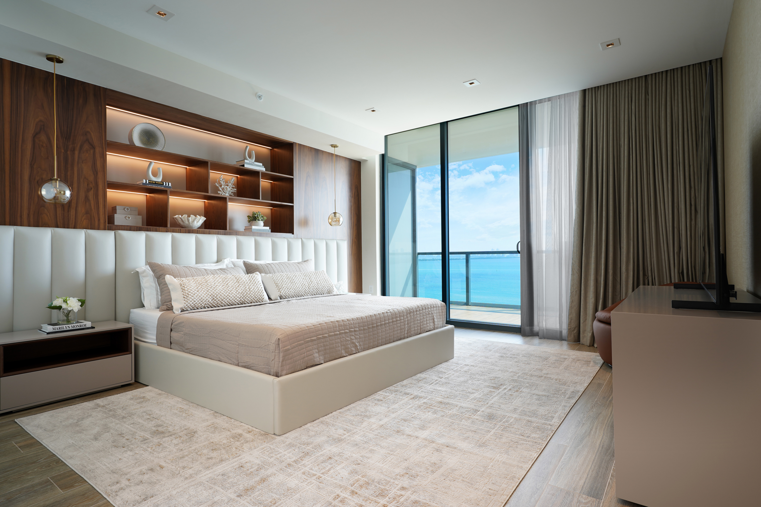 A Modern Waterfront Retreat – Elysee on the Bay by Mayra Perez Designs