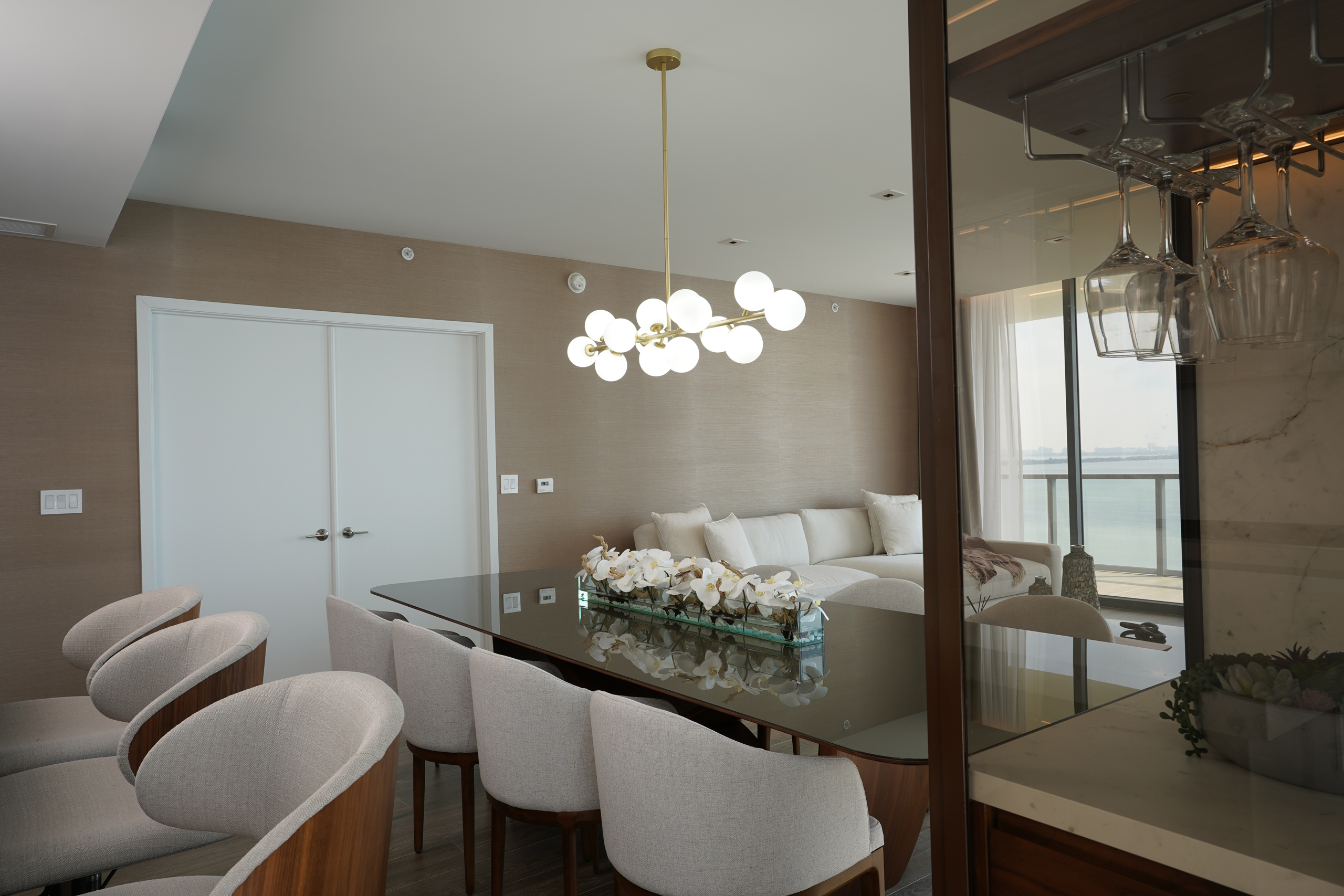 A Modern Waterfront Retreat – Elysee on the Bay by Mayra Perez Designs