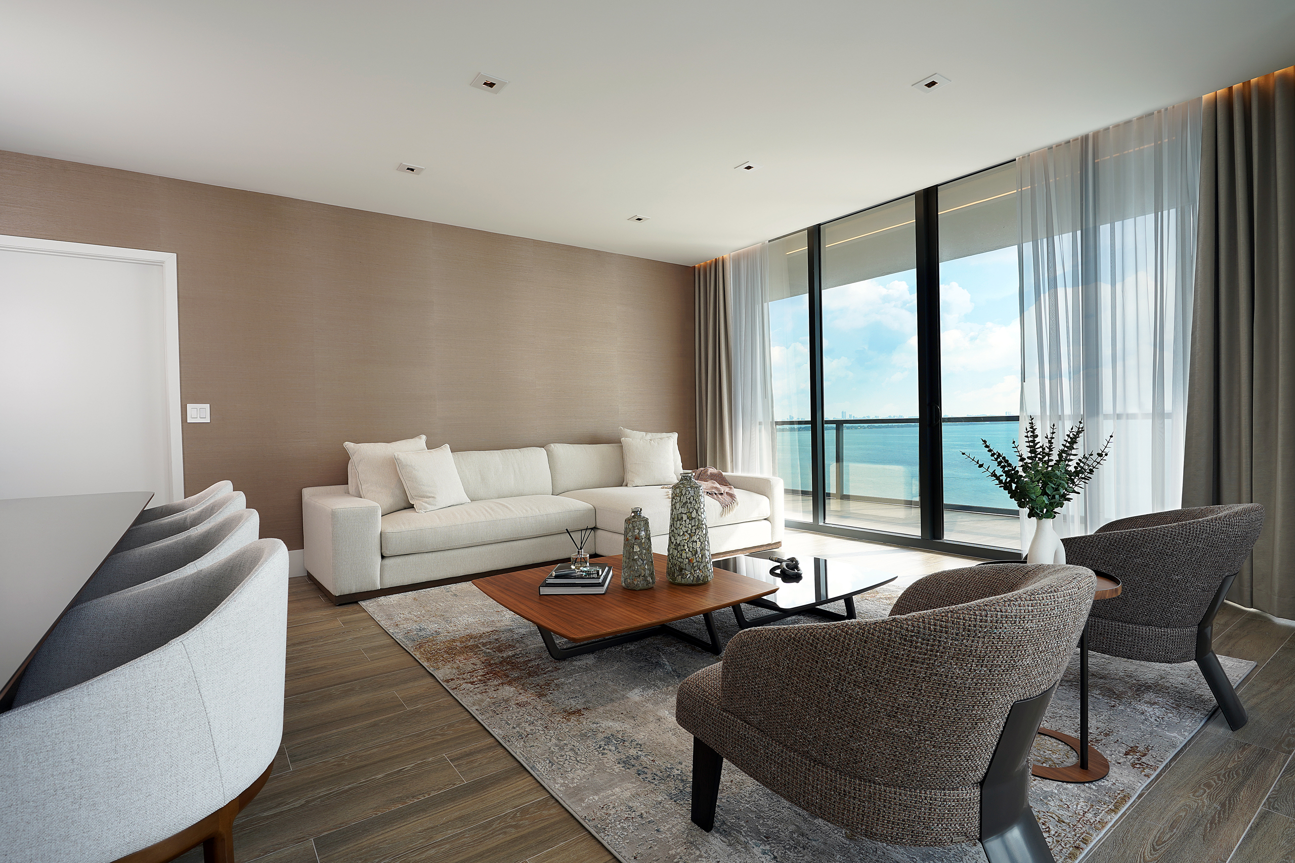A Modern Waterfront Retreat – Elysee on the Bay by Mayra Perez Designs