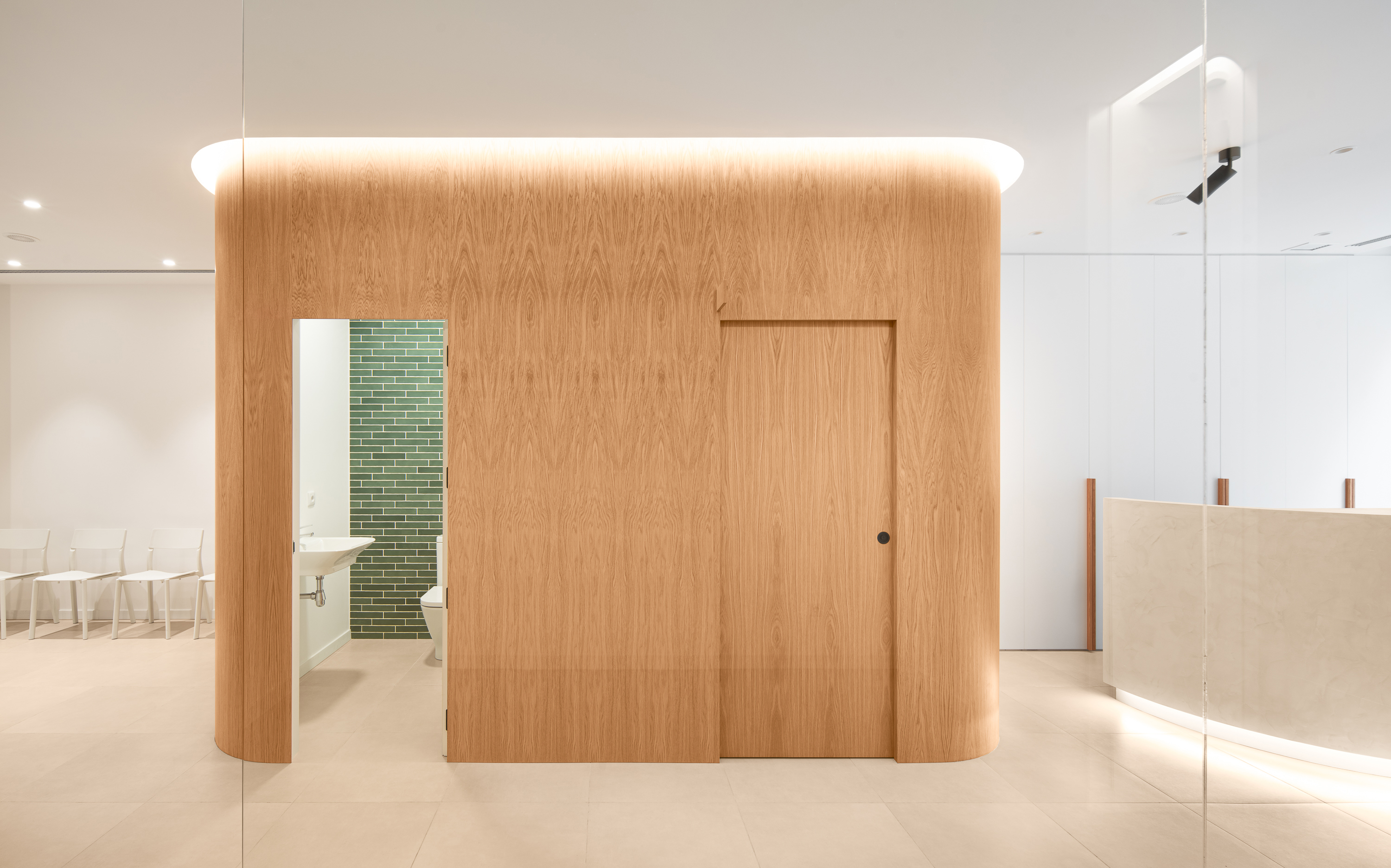 Cutting-Edge Design – Clínica Dental Fuentes Vera by Murillo y Hernández Arquitectura