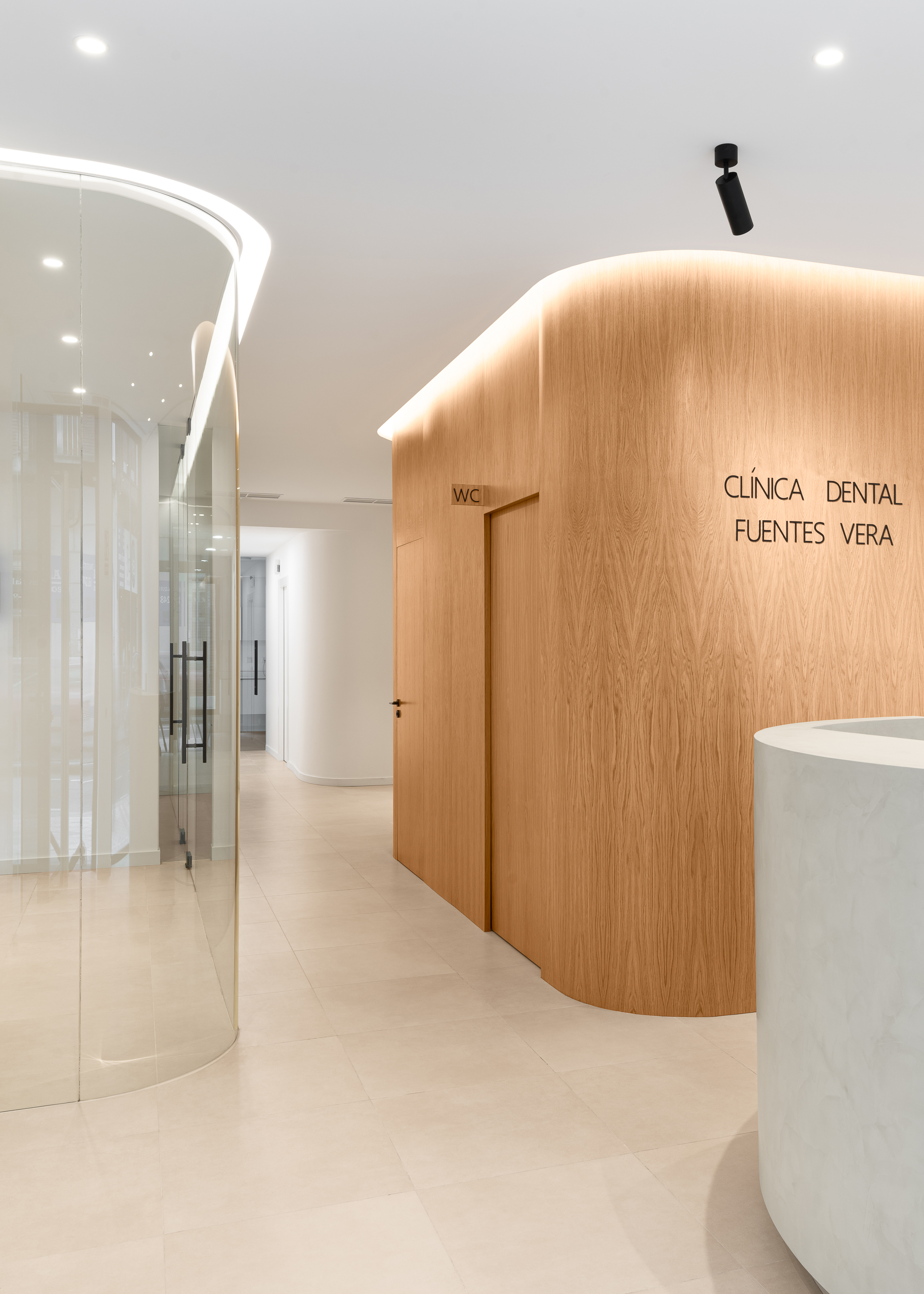Cutting-Edge Design – Clínica Dental Fuentes Vera by Murillo y Hernández Arquitectura