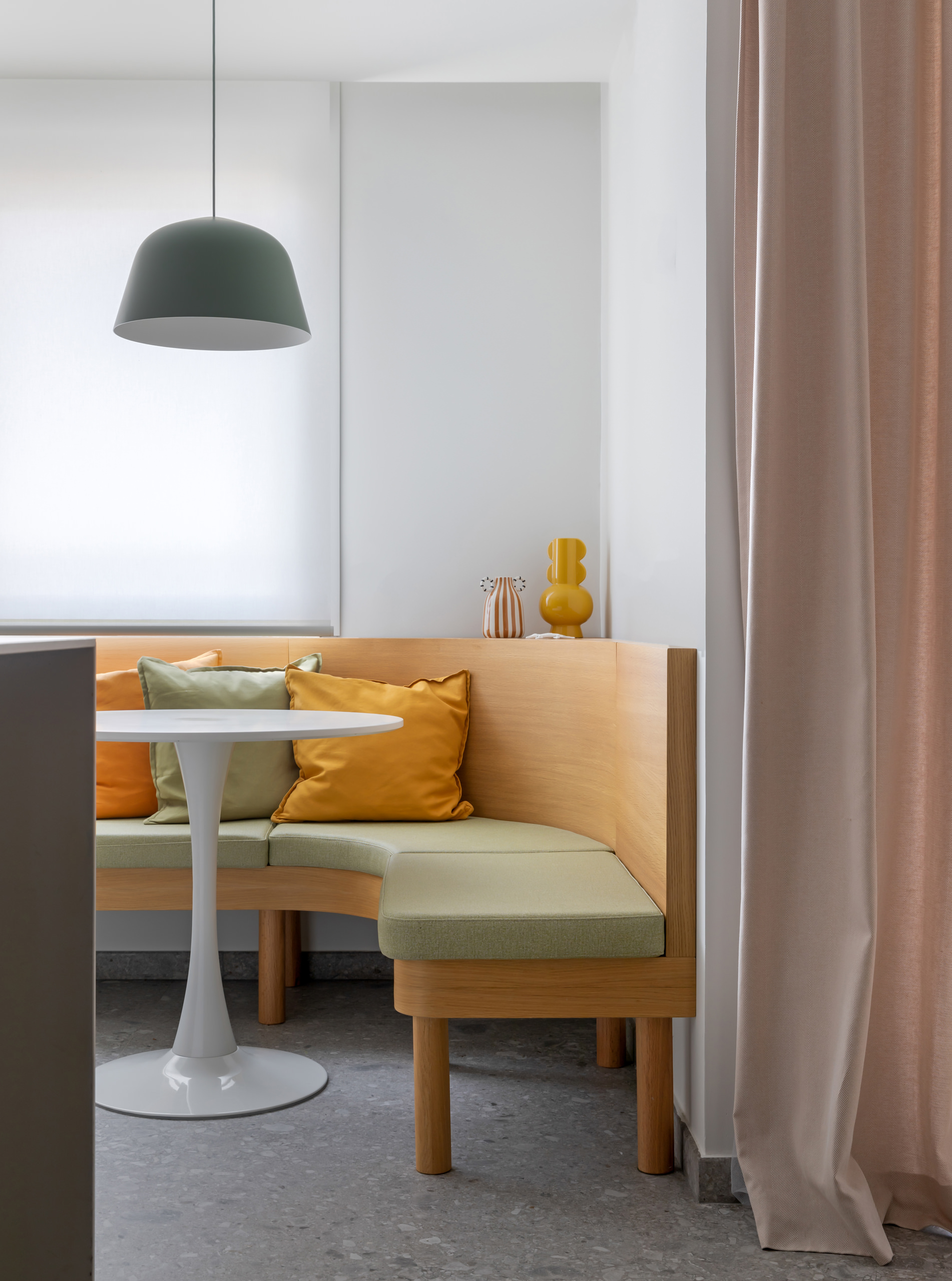 Neutrals and Oak – Brasilia by StudioMadera