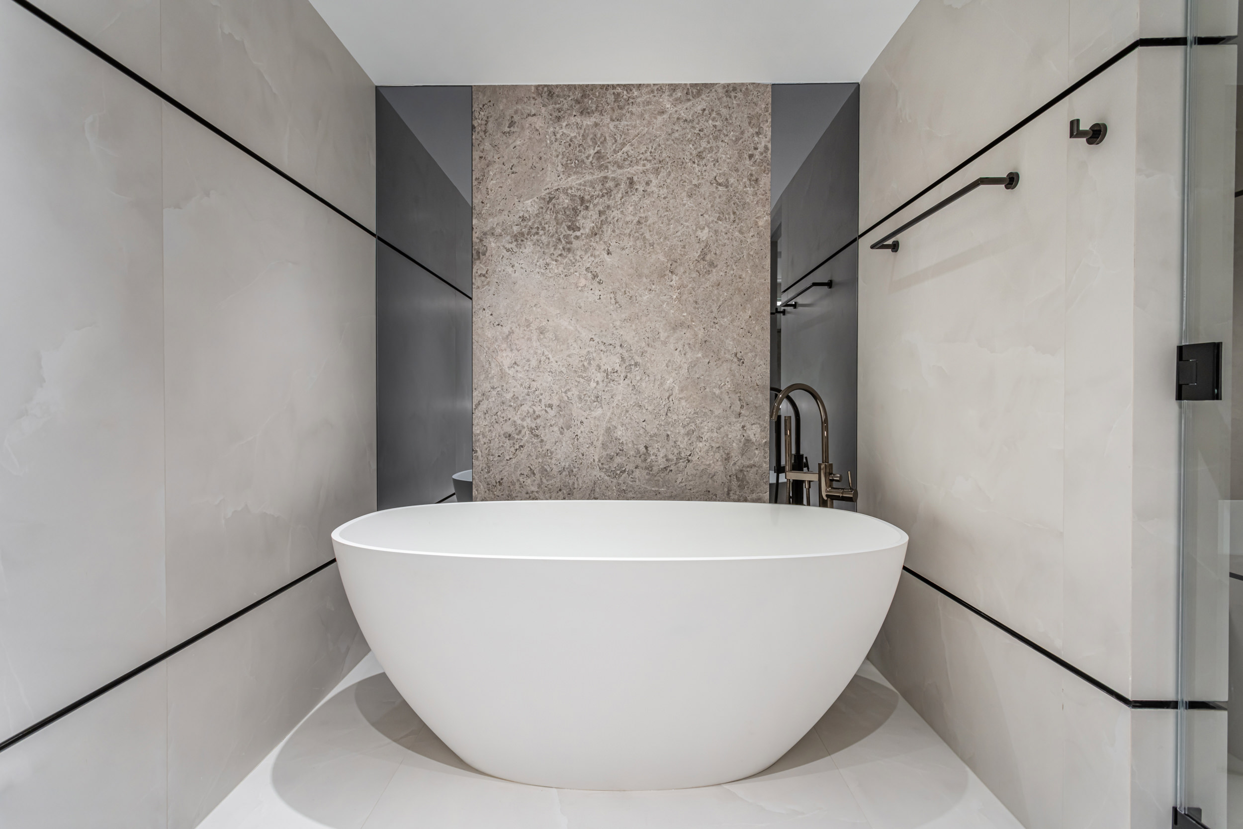 Art in Balance – Villas at Positano by FL Interiors