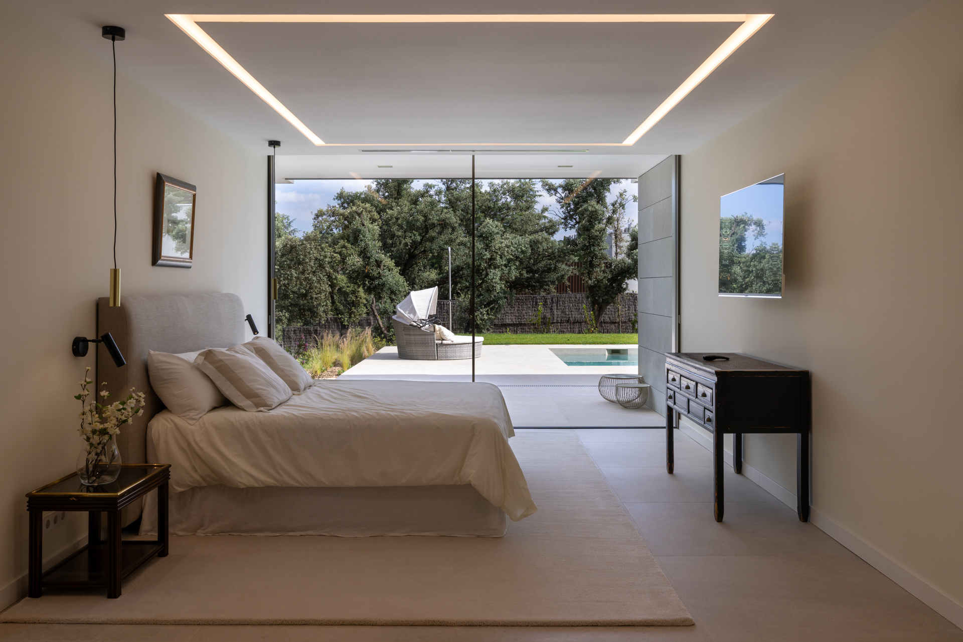 Purity and Warmth in Balance – Casa VCH by FH2L Arquitectos