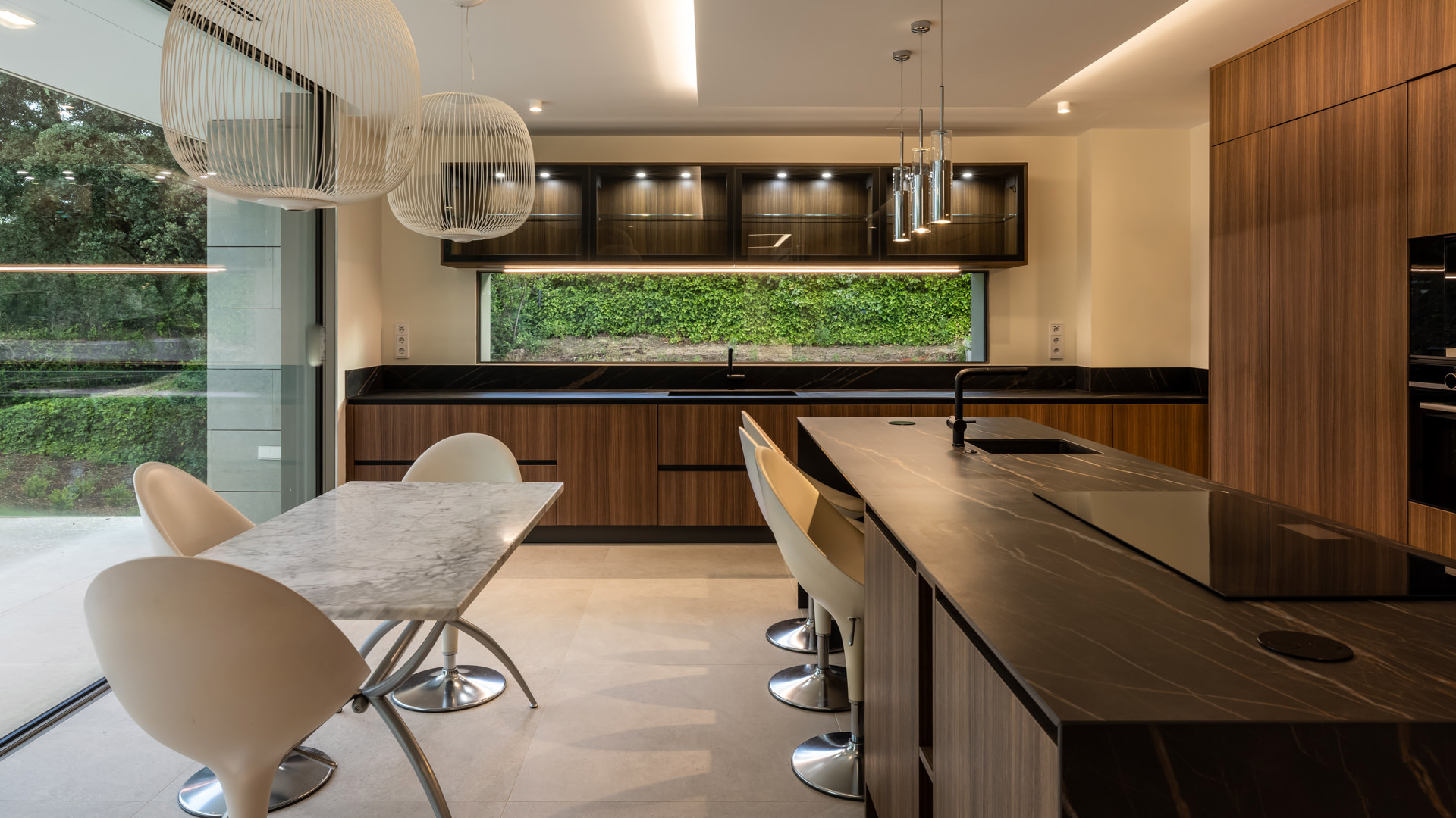 Purity and Warmth in Balance – Casa VCH by FH2L Arquitectos