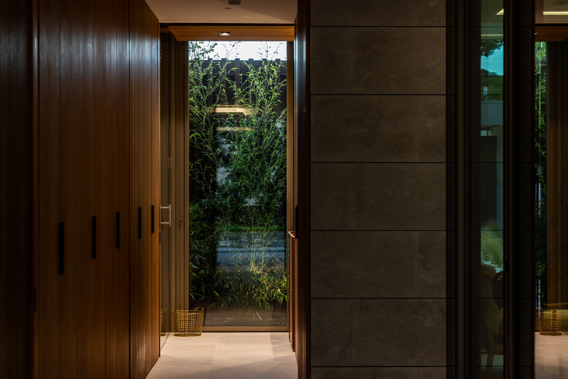 Purity and Warmth in Balance – Casa VCH by FH2L Arquitectos