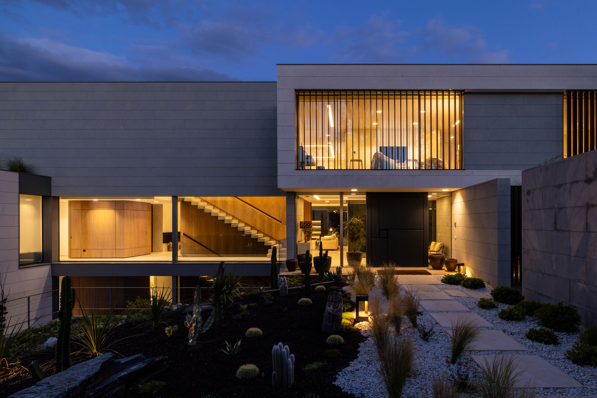 Purity and Warmth in Balance – Casa VCH by FH2L Arquitectos