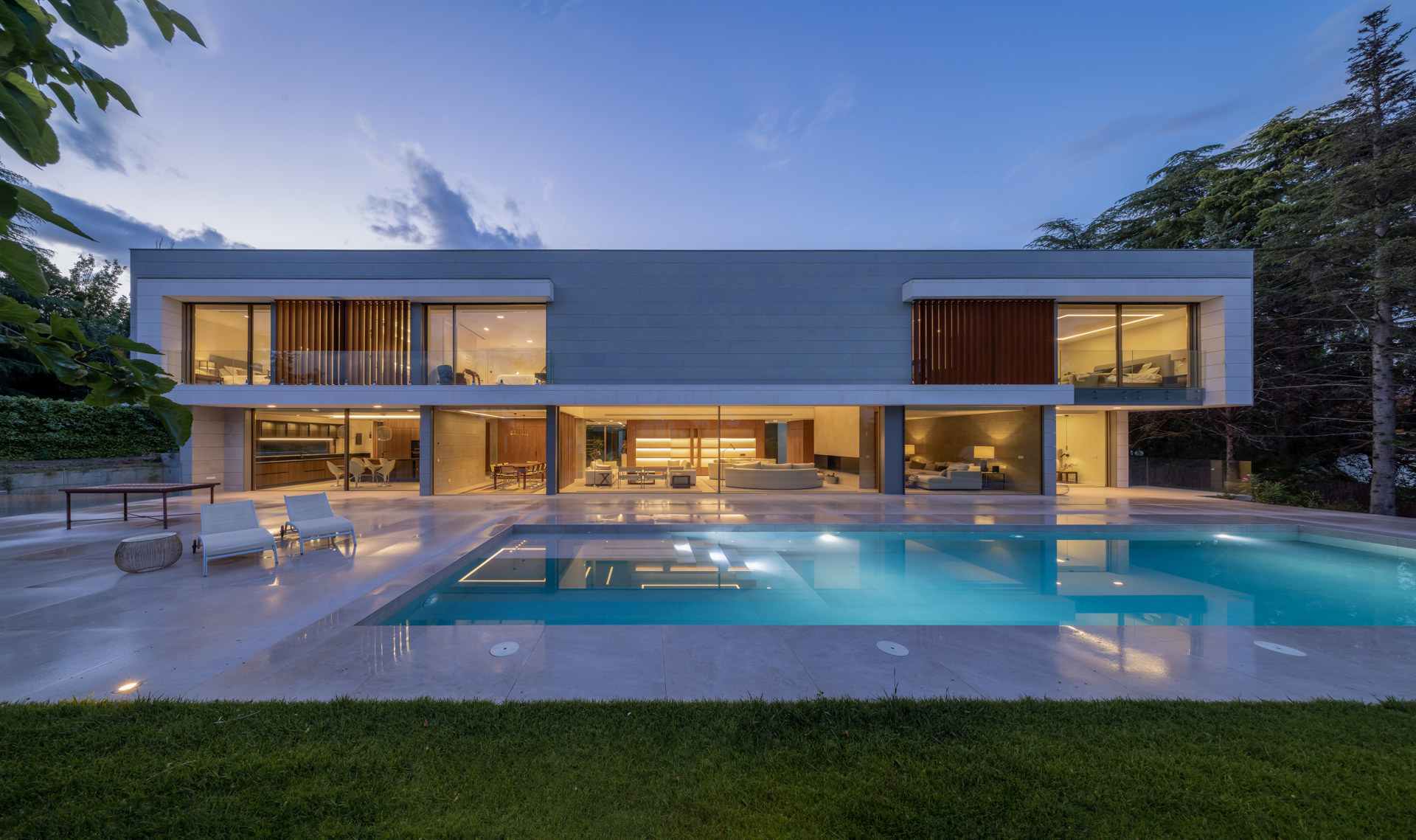 Purity and Warmth in Balance – Casa VCH by FH2L Arquitectos