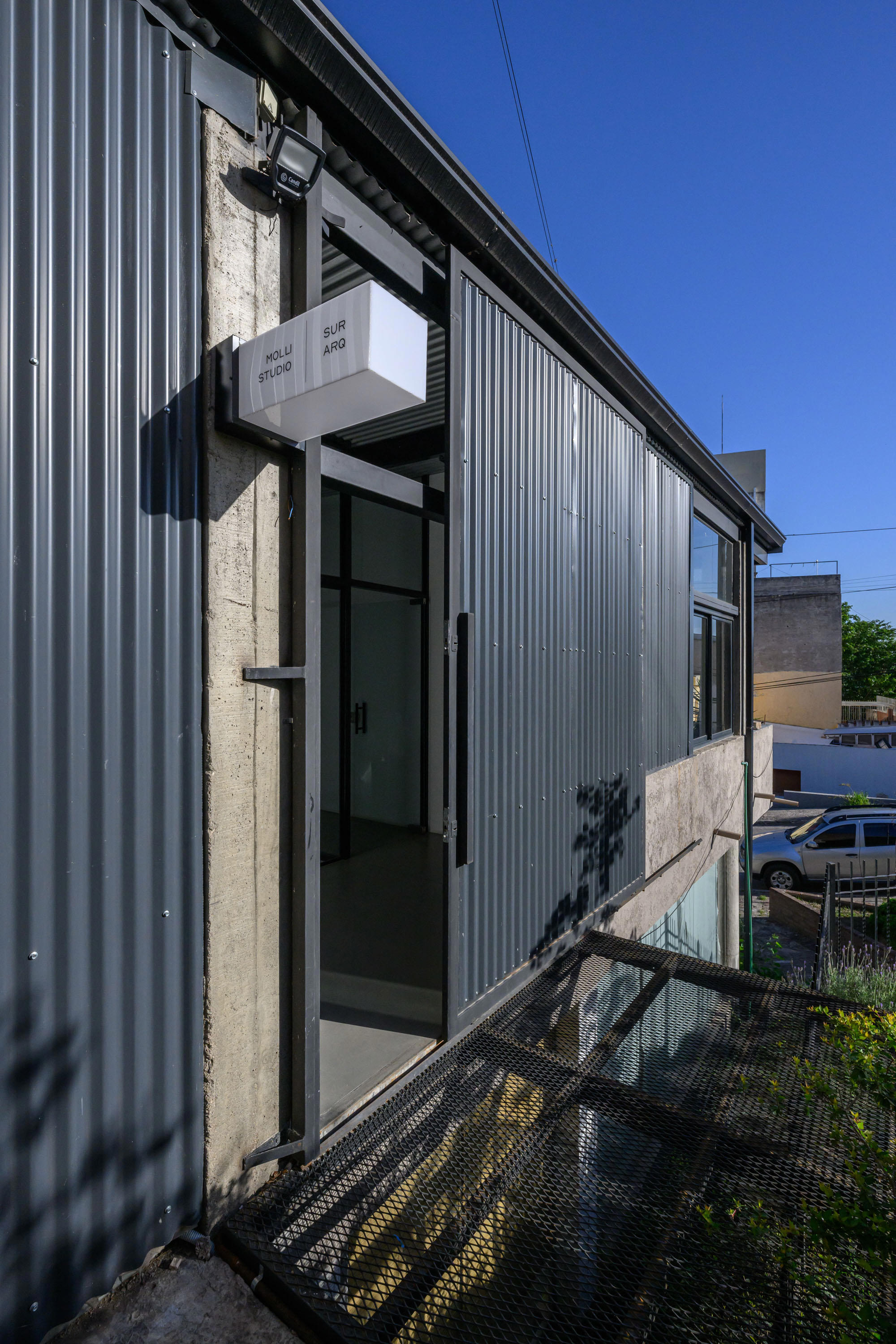 Challenging Conventions – Estudio Molli I Sur by Sur Arquitectura