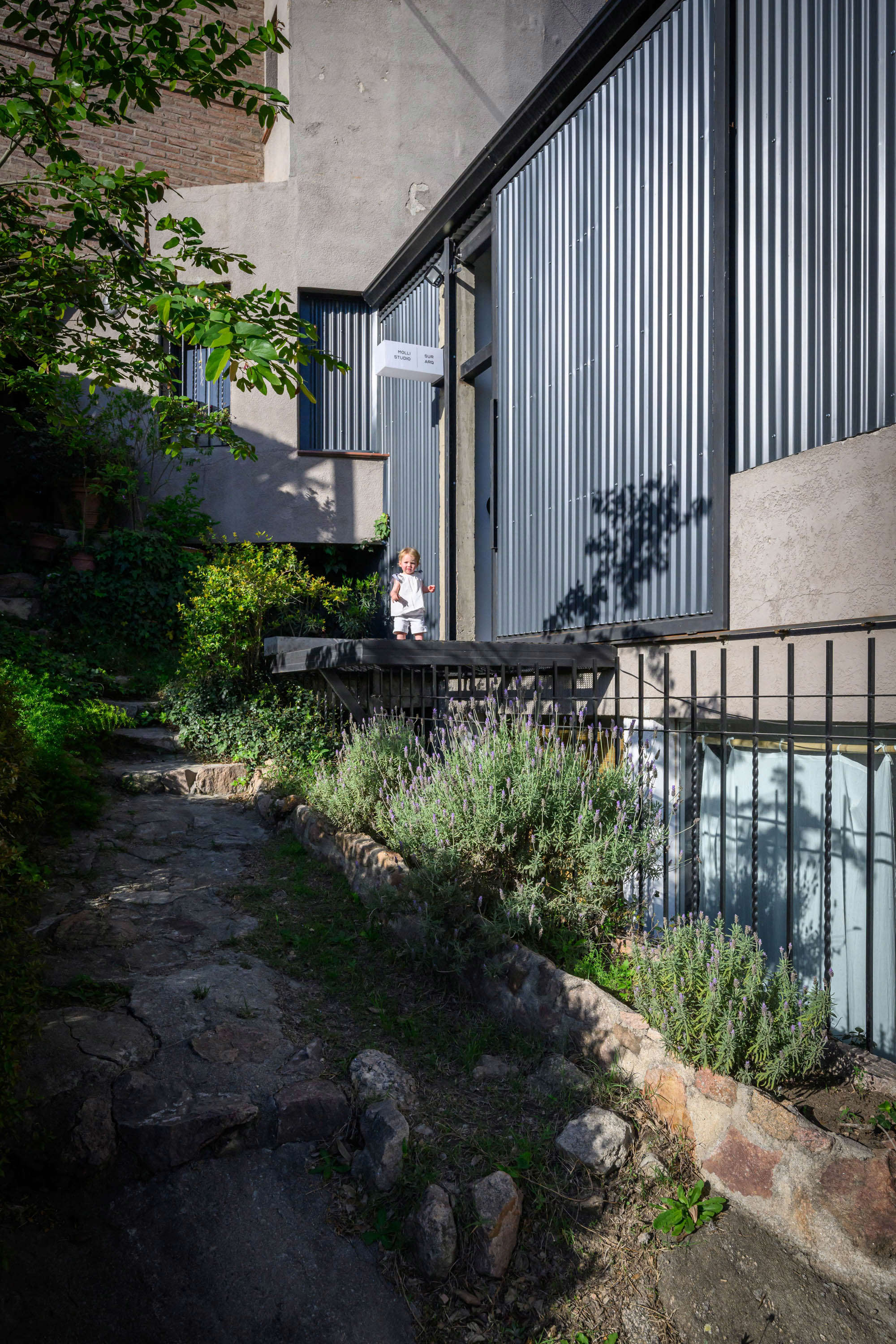 Challenging Conventions – Estudio Molli I Sur by Sur Arquitectura