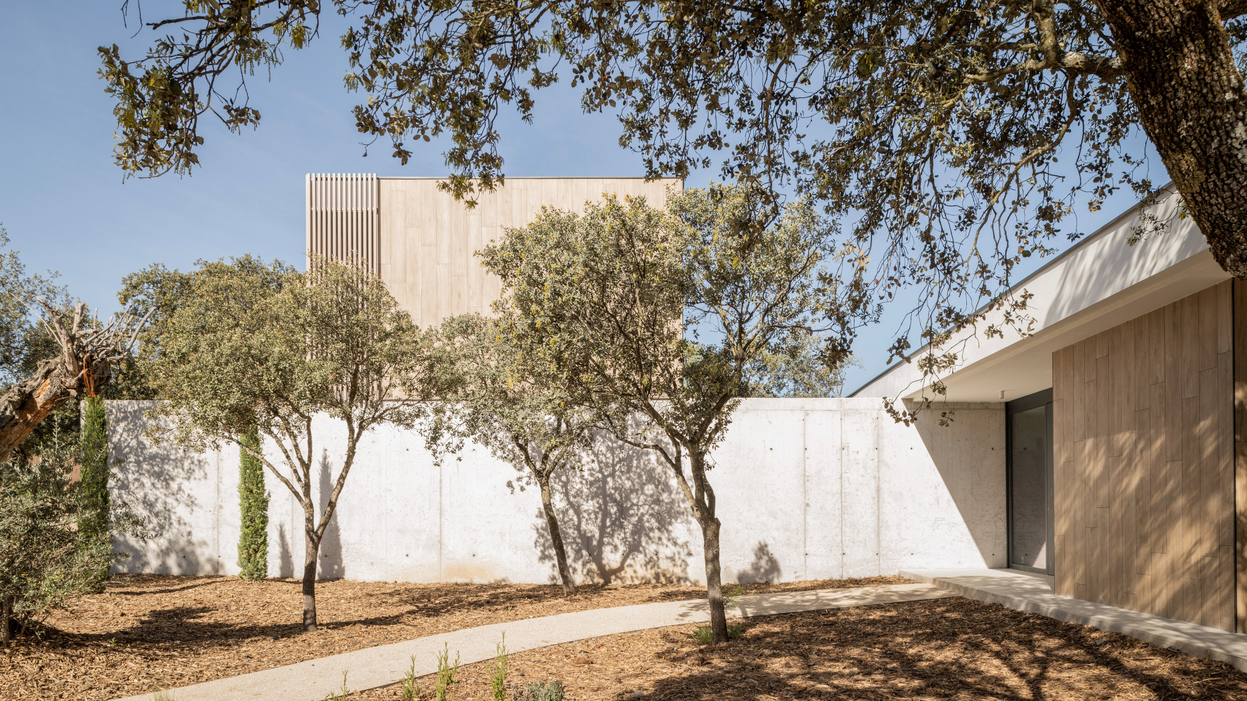 Organic Geometry – House TG3 by FH2L Arquitectos