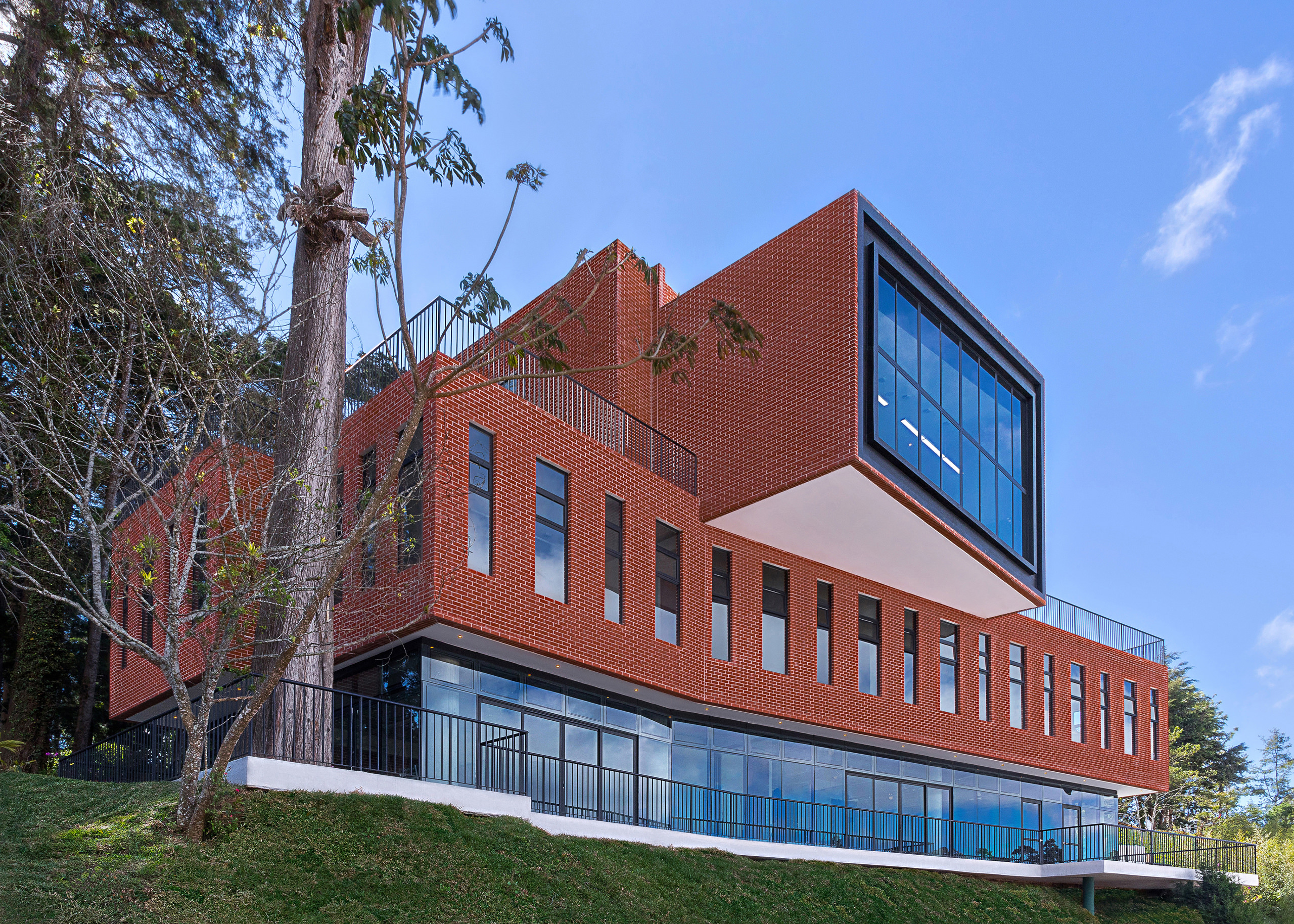 Light, Space and Thought – Innovation Hub Library by Paredes + Alemán Arquitectos