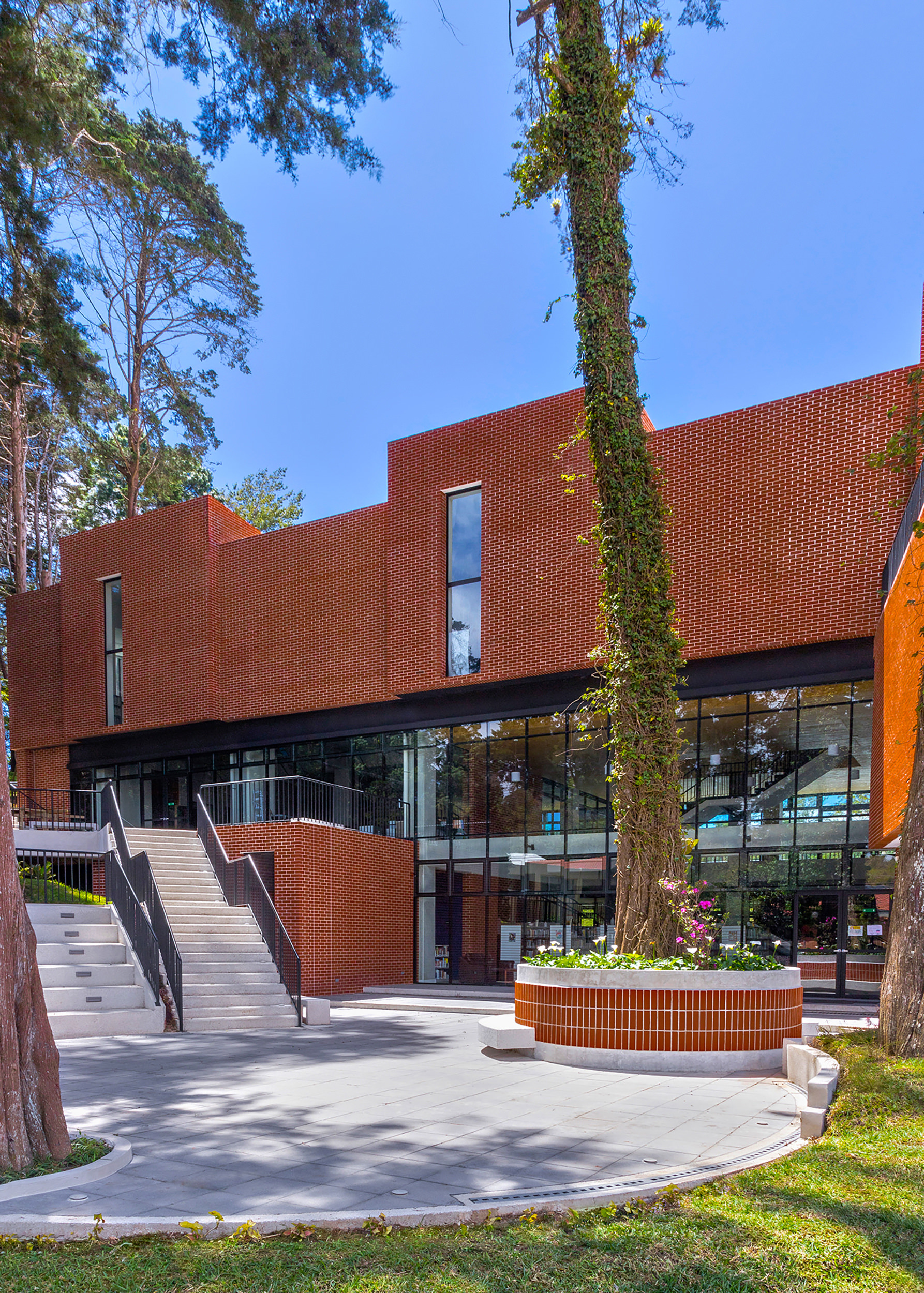 Light, Space and Thought – Innovation Hub Library by Paredes + Alemán Arquitectos